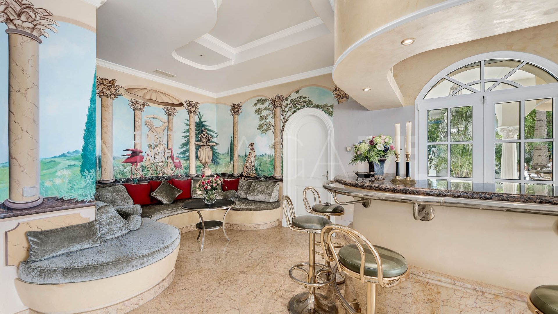 Villa for sale in Cascada de Camojan