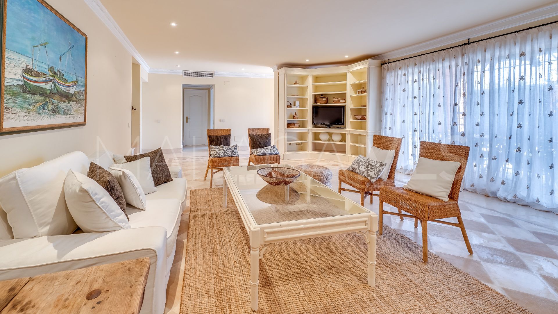 5 bedrooms villa in Beach Side Golden Mile for sale
