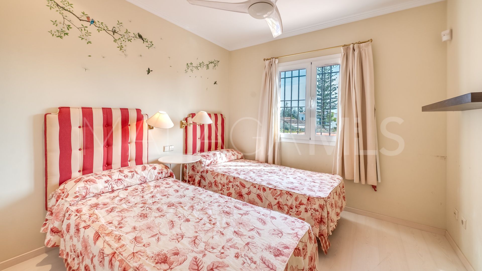5 bedrooms villa in Beach Side Golden Mile for sale