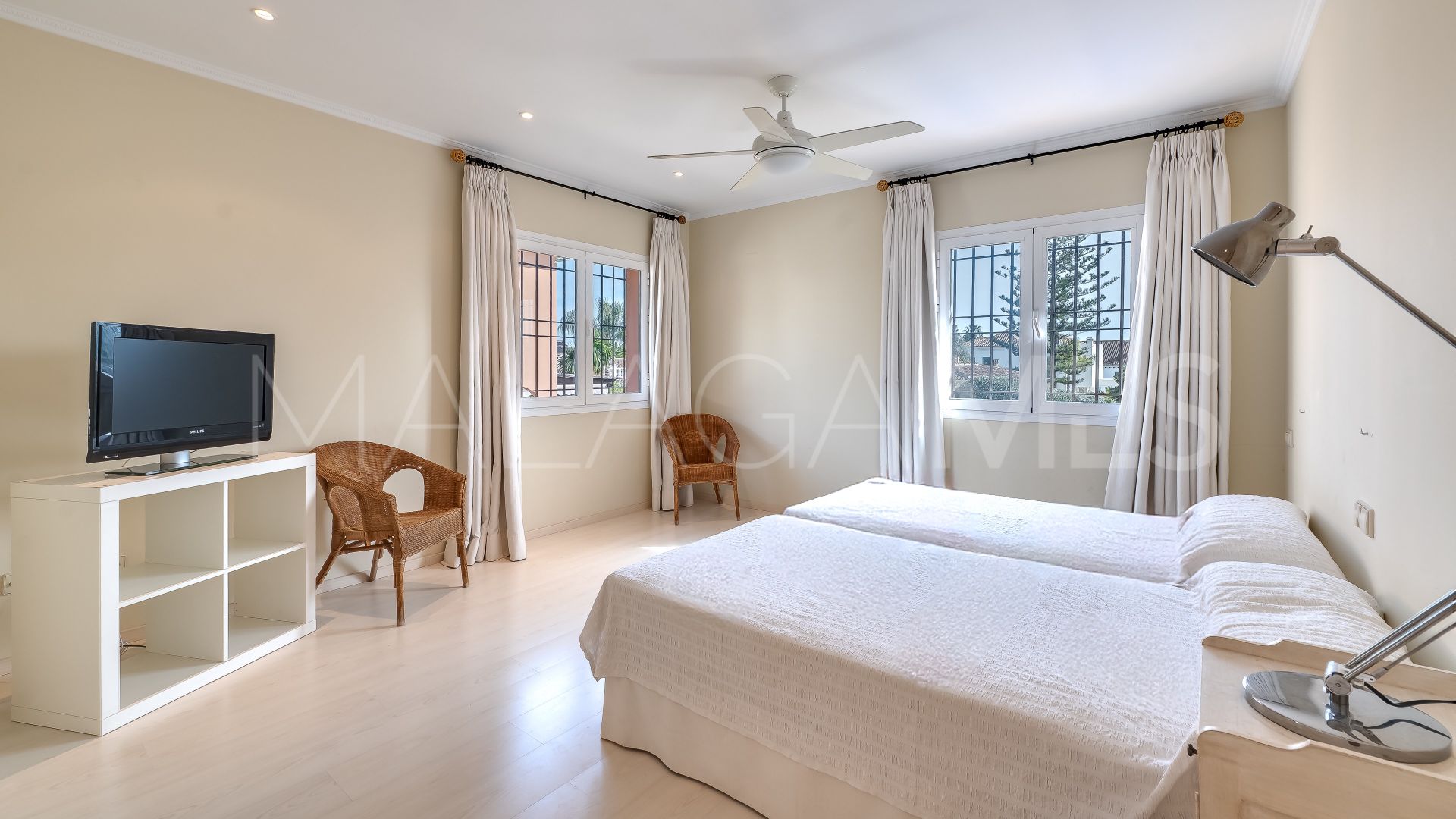 5 bedrooms villa in Beach Side Golden Mile for sale
