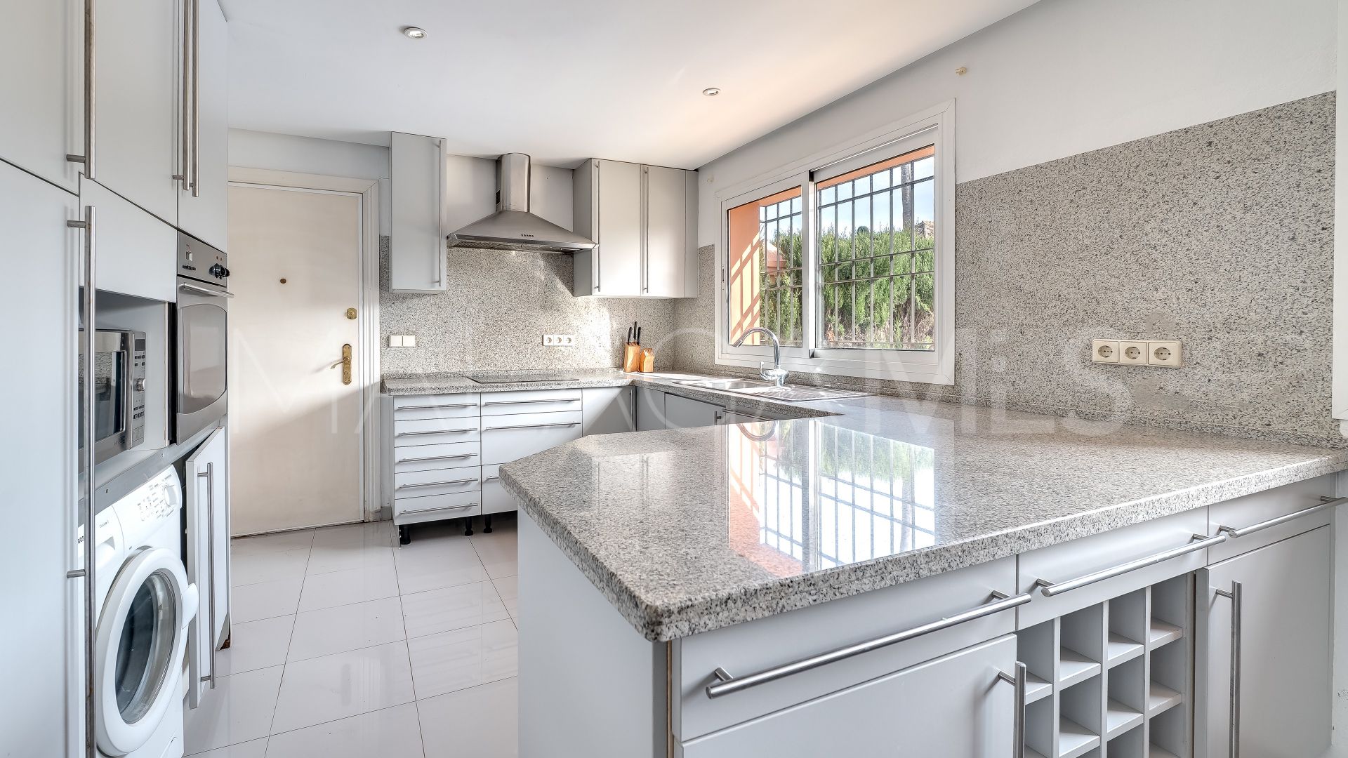 5 bedrooms villa in Beach Side Golden Mile for sale