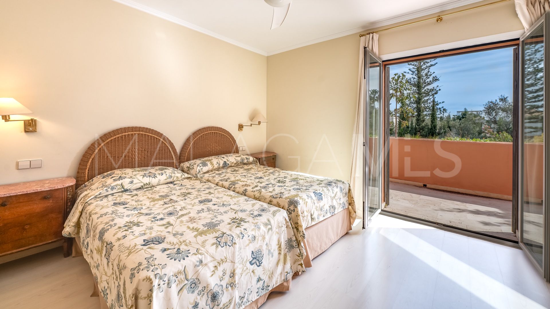 5 bedrooms villa in Beach Side Golden Mile for sale
