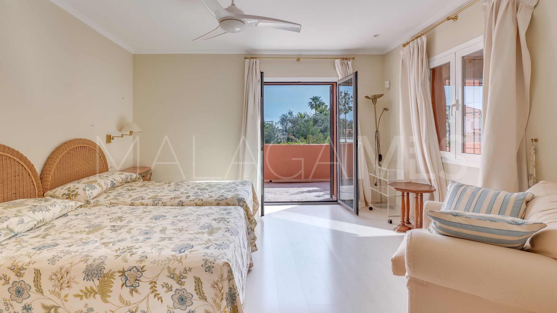 5 bedrooms villa in Beach Side Golden Mile for sale