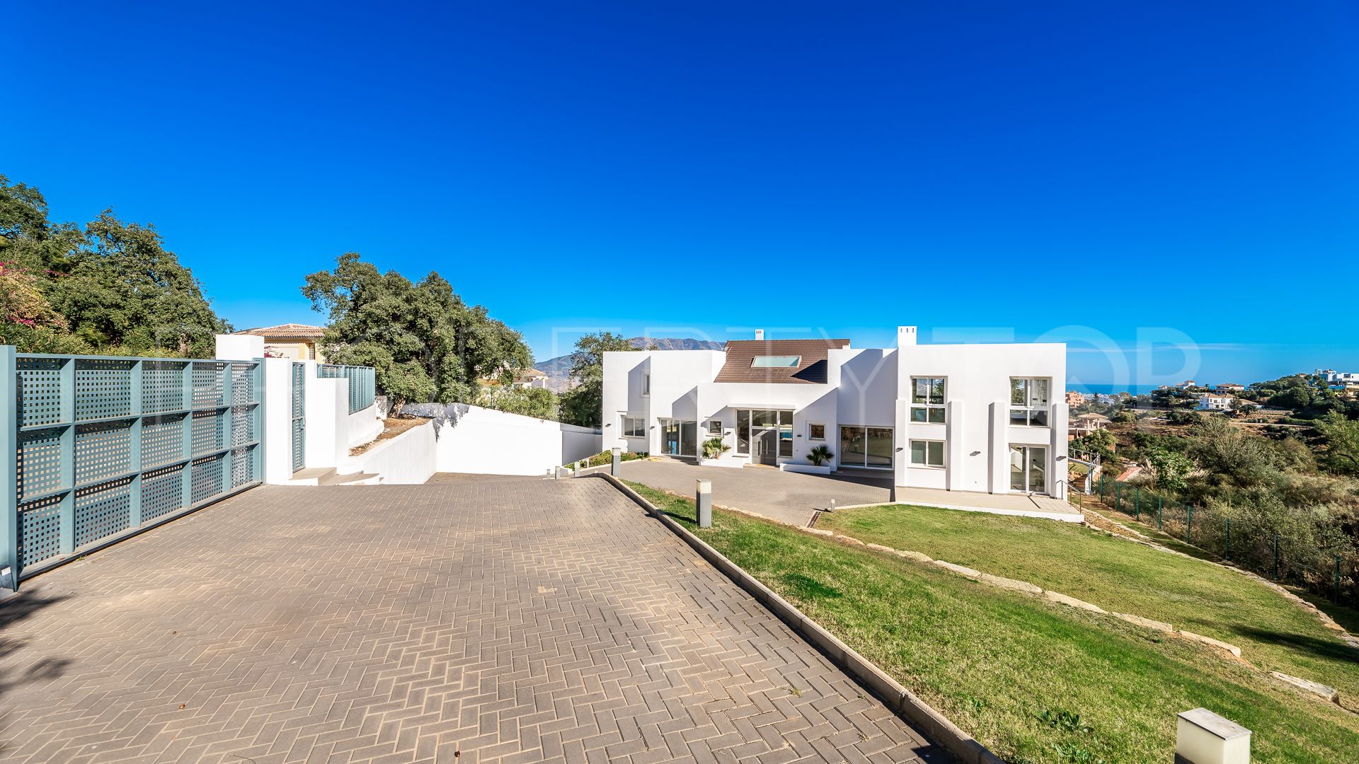 Villa en venta de 7 dormitorios en Altos de Elviria