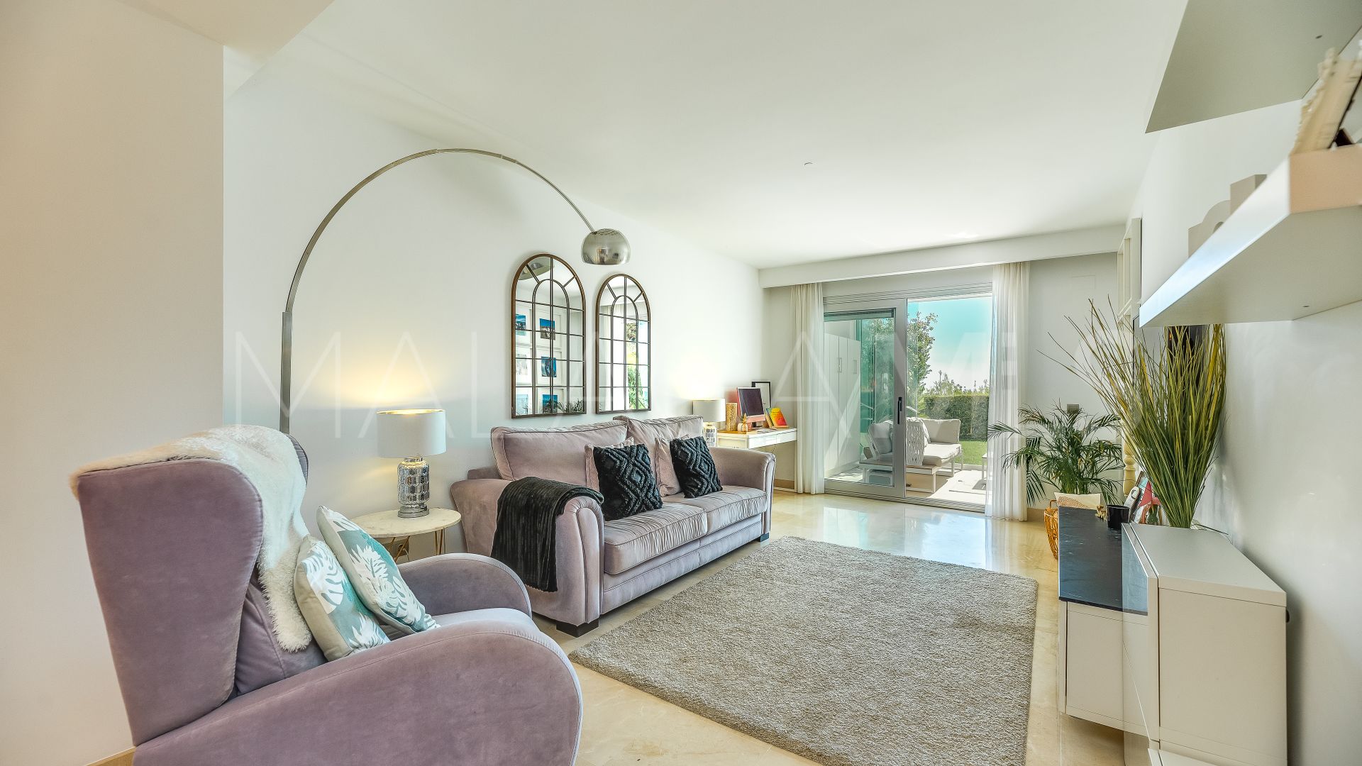 Buy Altos de Elviria apartment with 3 bedrooms