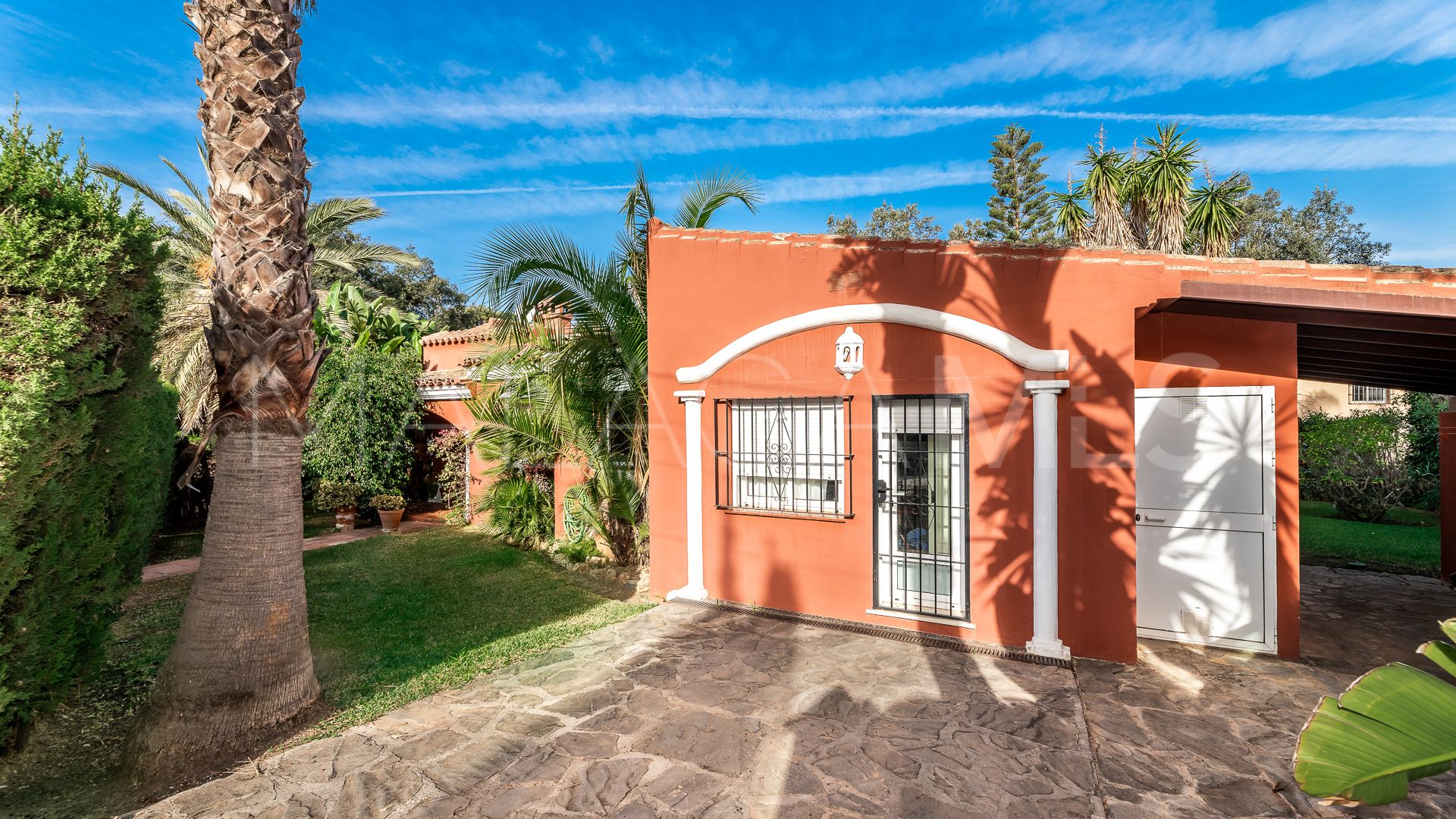 Se vende villa in El Rosario with 5 bedrooms