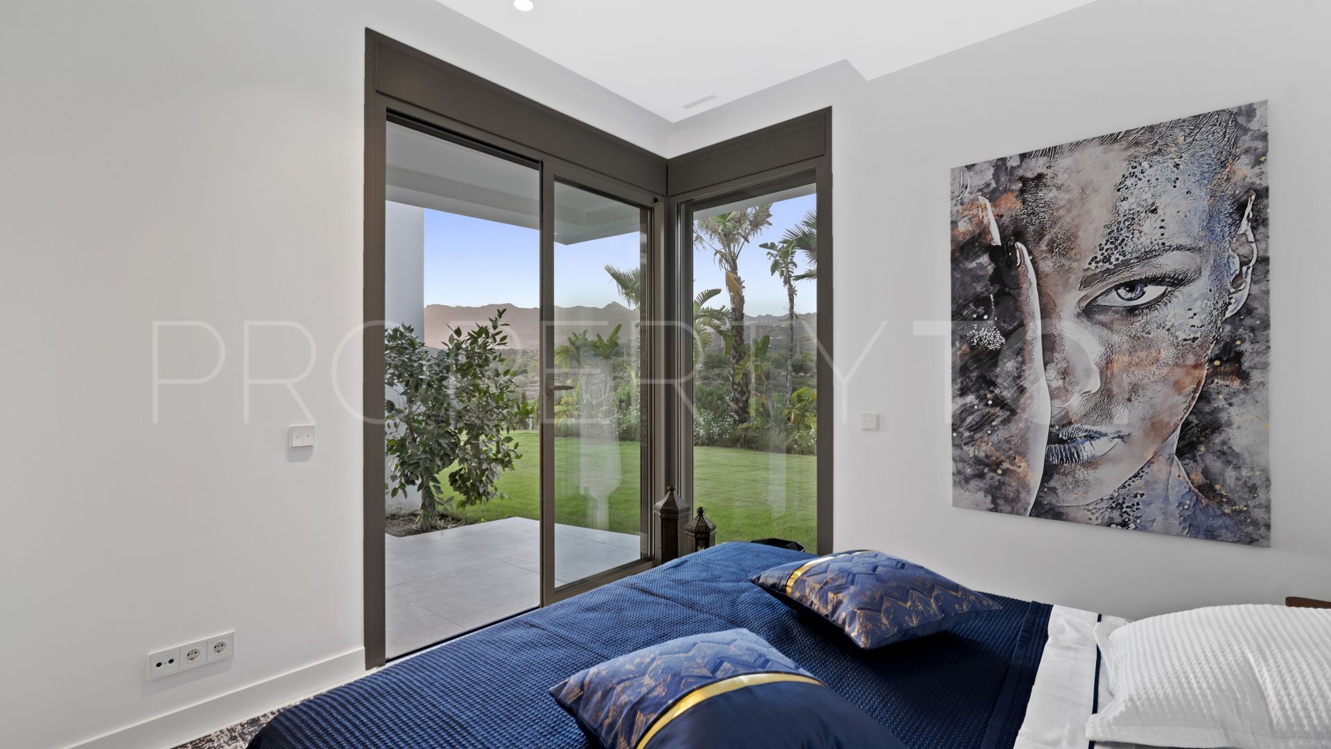 4 bedrooms villa for sale in Los Monteros