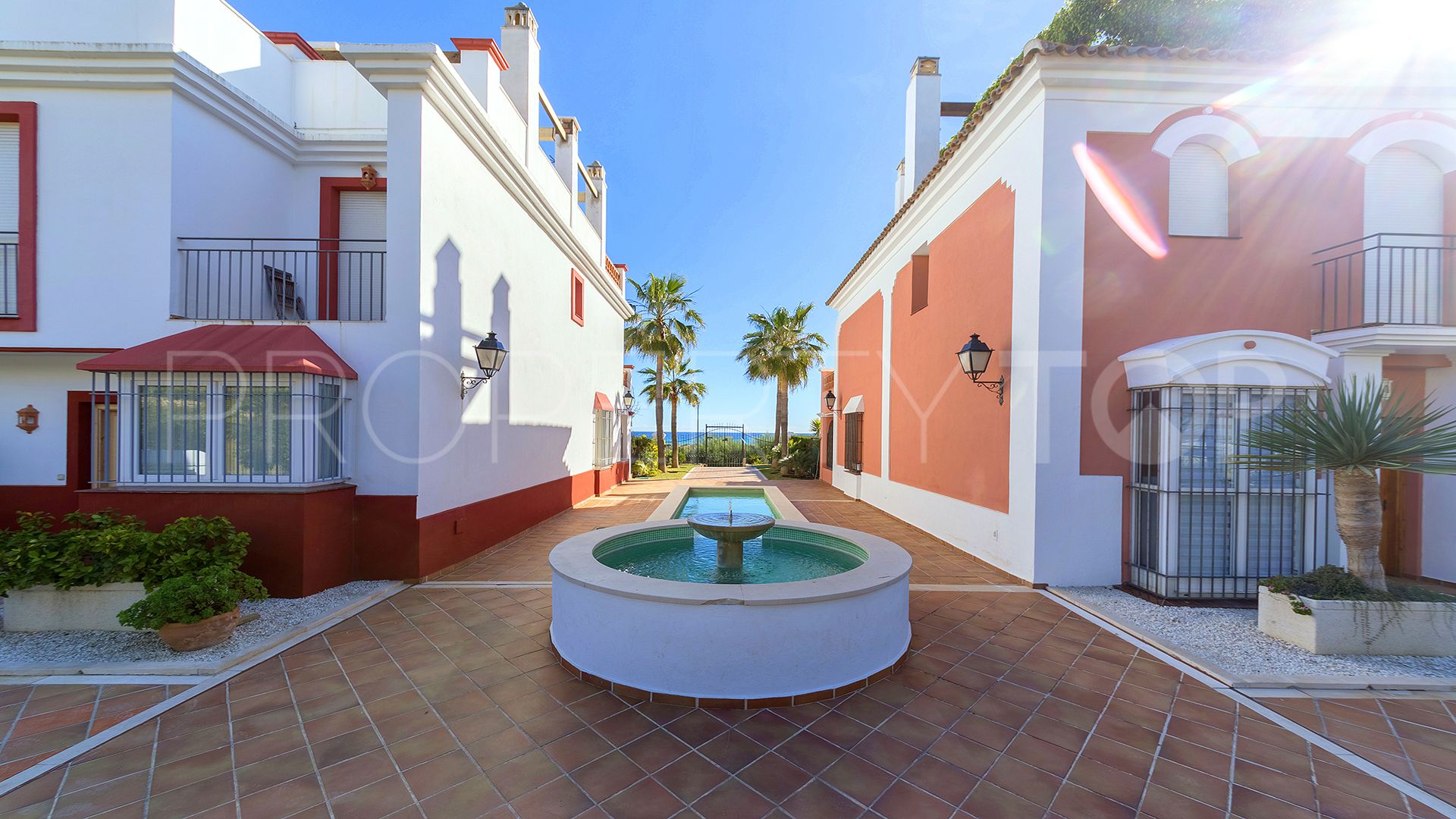 Town house for sale in Bahia de Marbella with 3 bedrooms