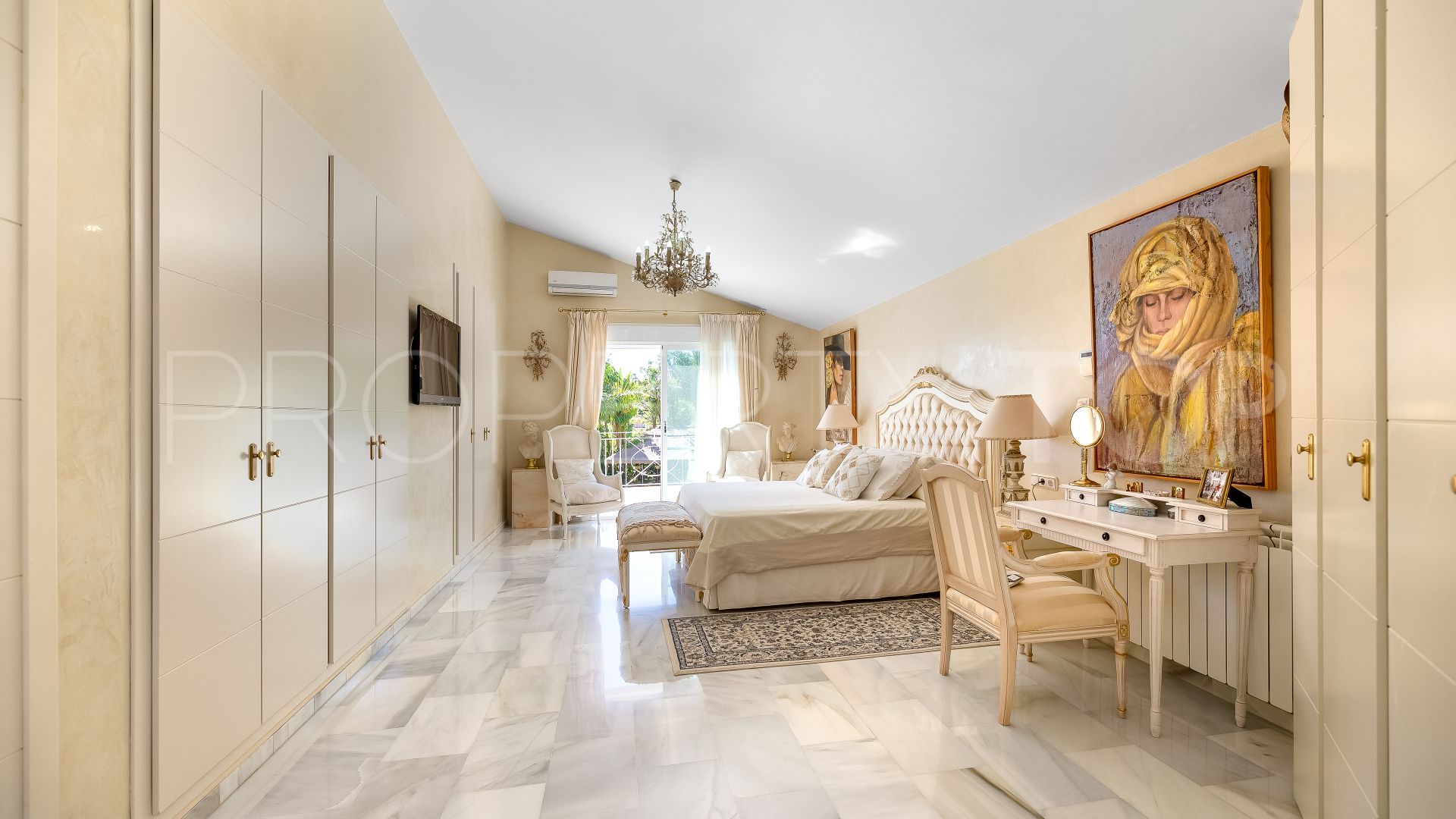 5 bedrooms Elviria villa for sale