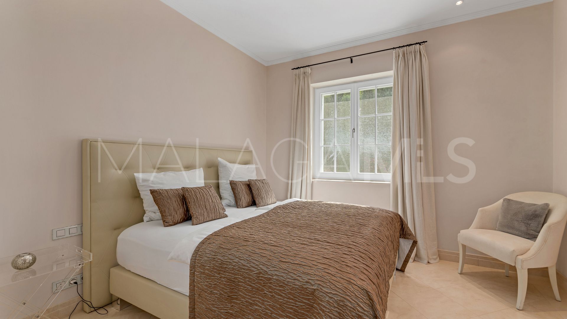 5 bedrooms villa in Sierra Blanca for sale