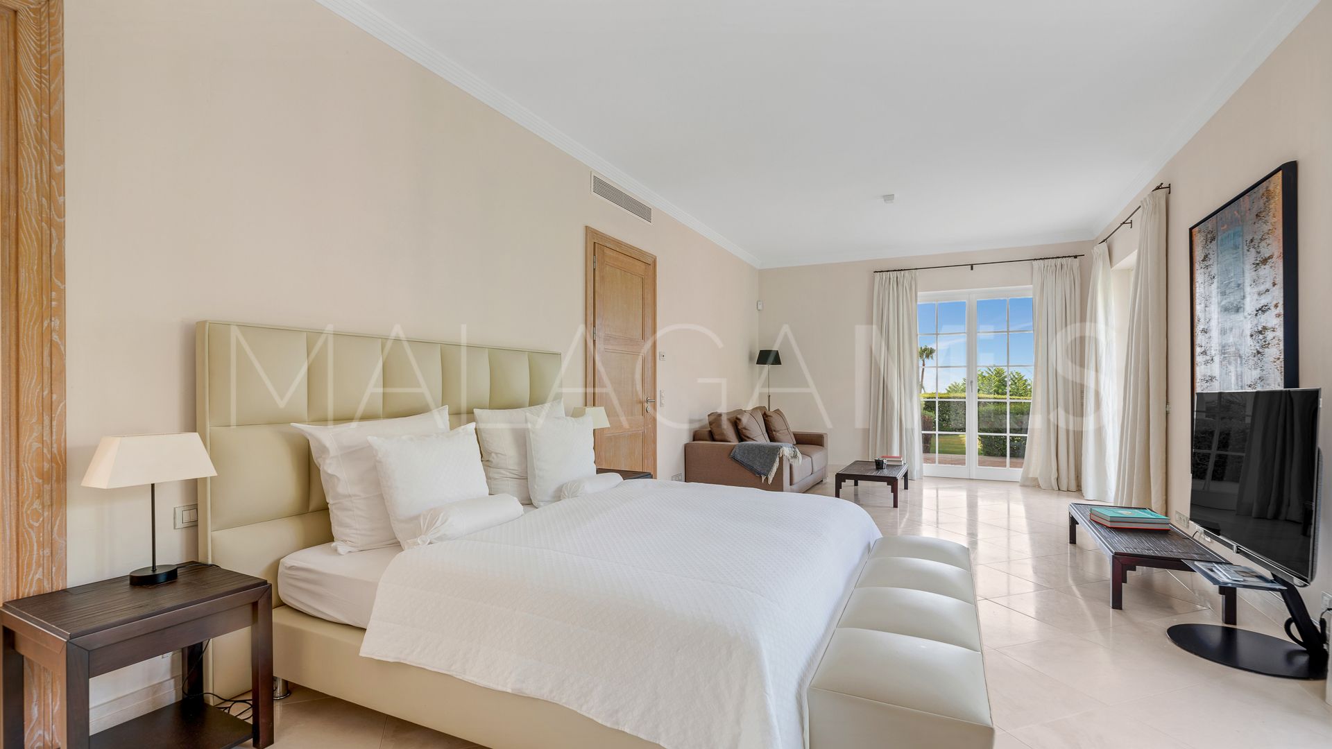 5 bedrooms villa in Sierra Blanca for sale
