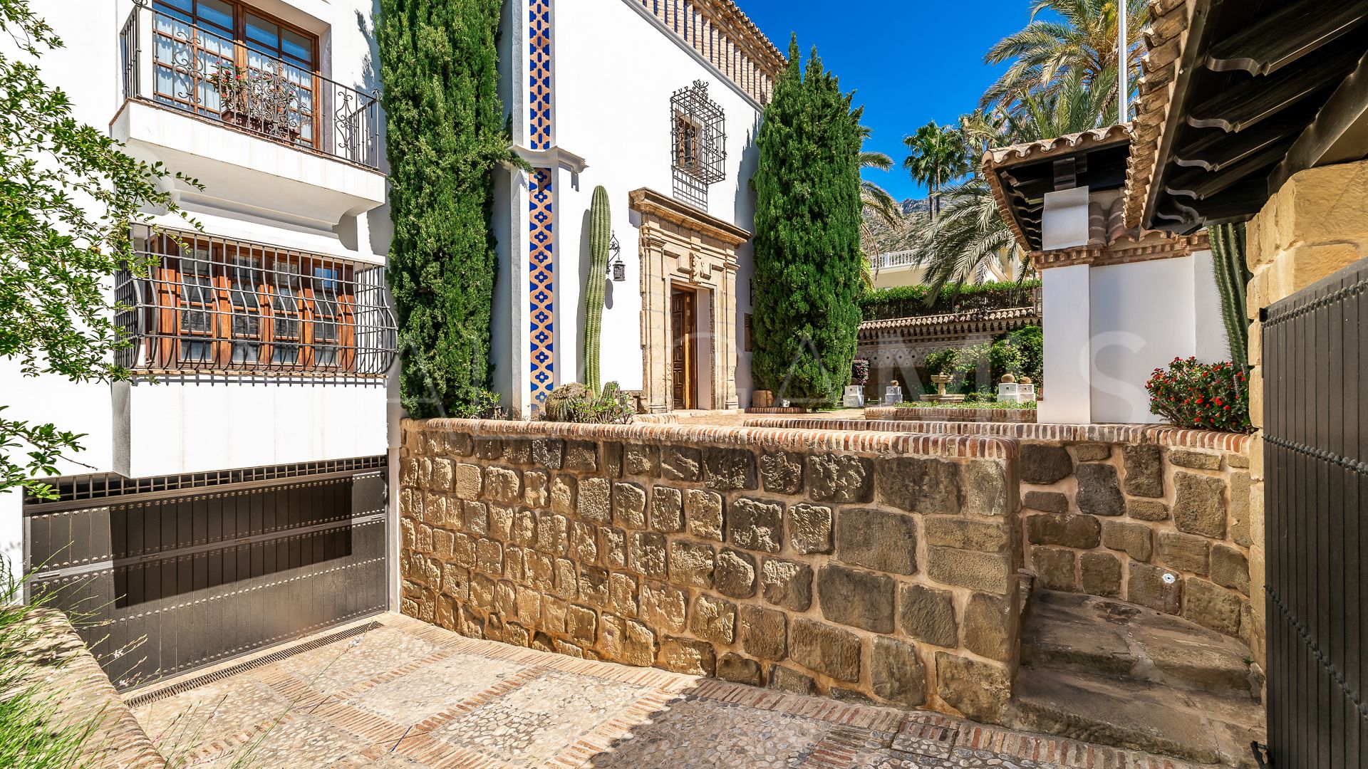 Villa for sale in Sierra Blanca