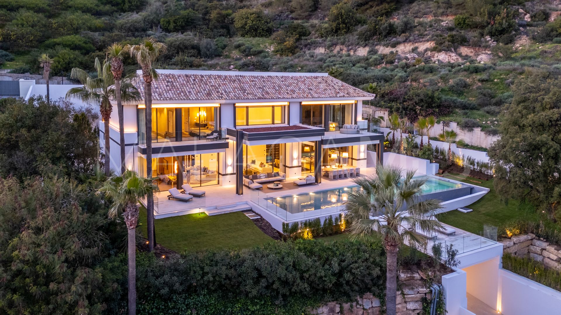 6 bedrooms villa in Cascada de Camojan for sale
