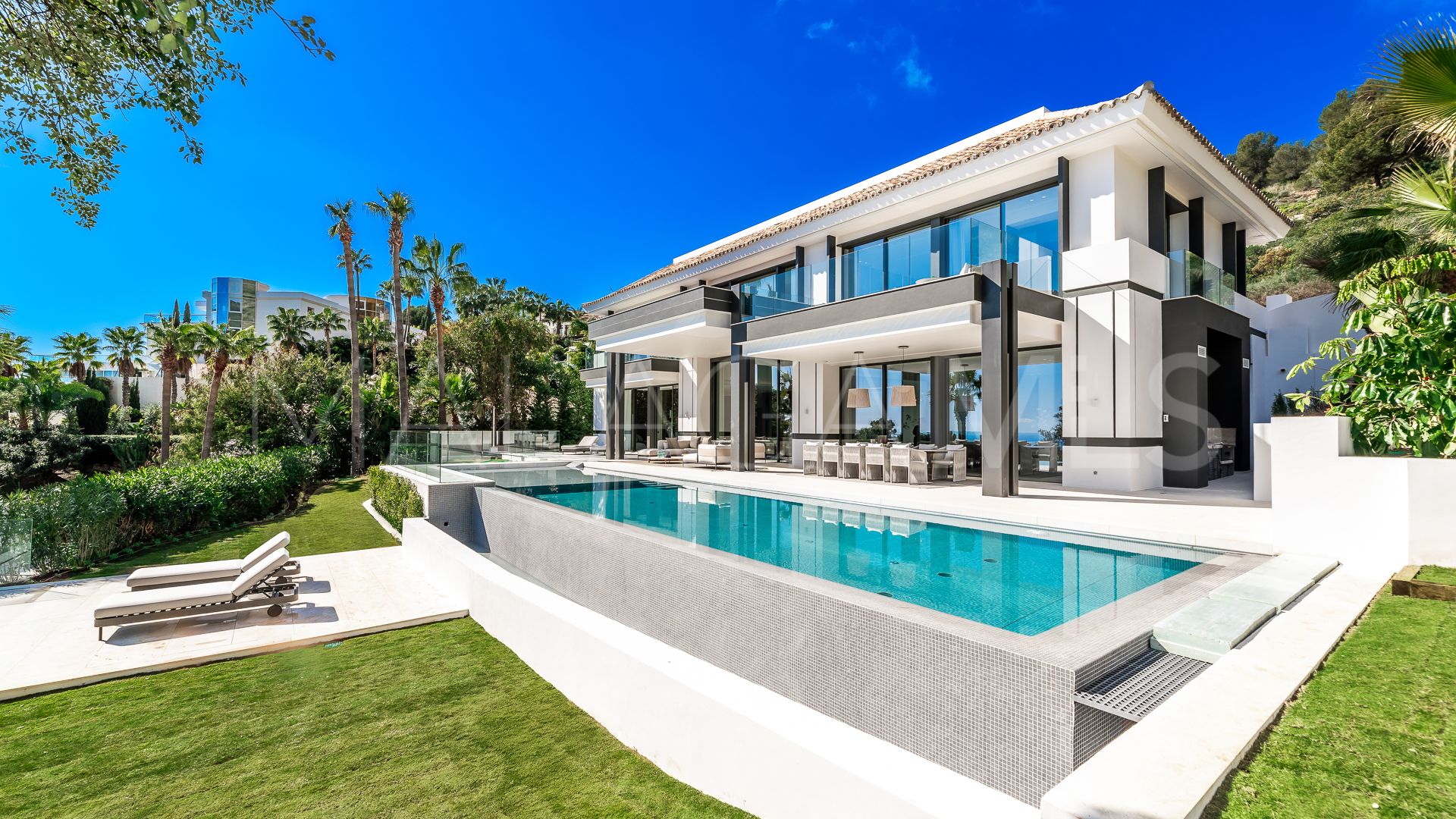 6 bedrooms villa in Cascada de Camojan for sale