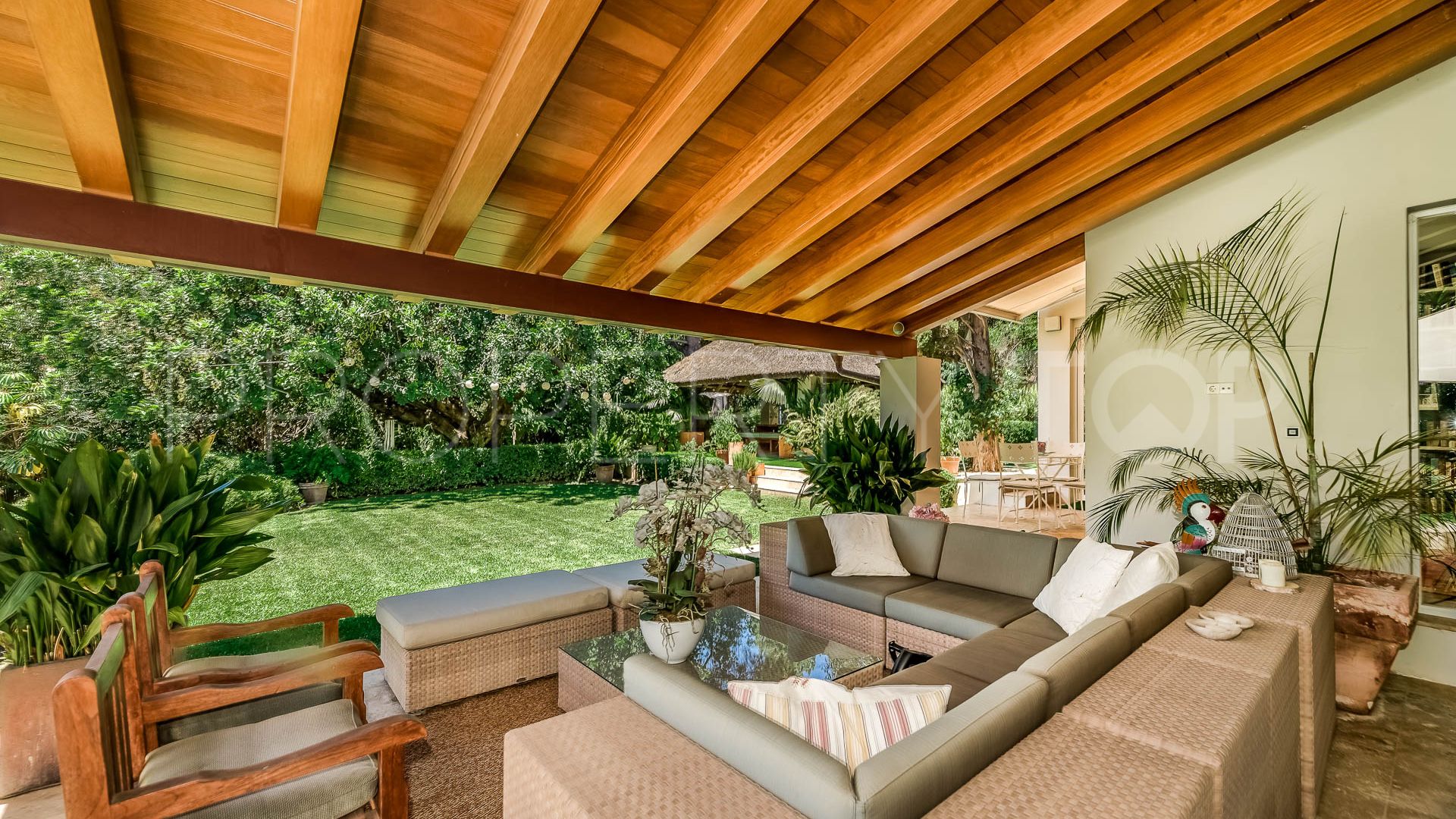 Villa for sale in Marbella Hill Club