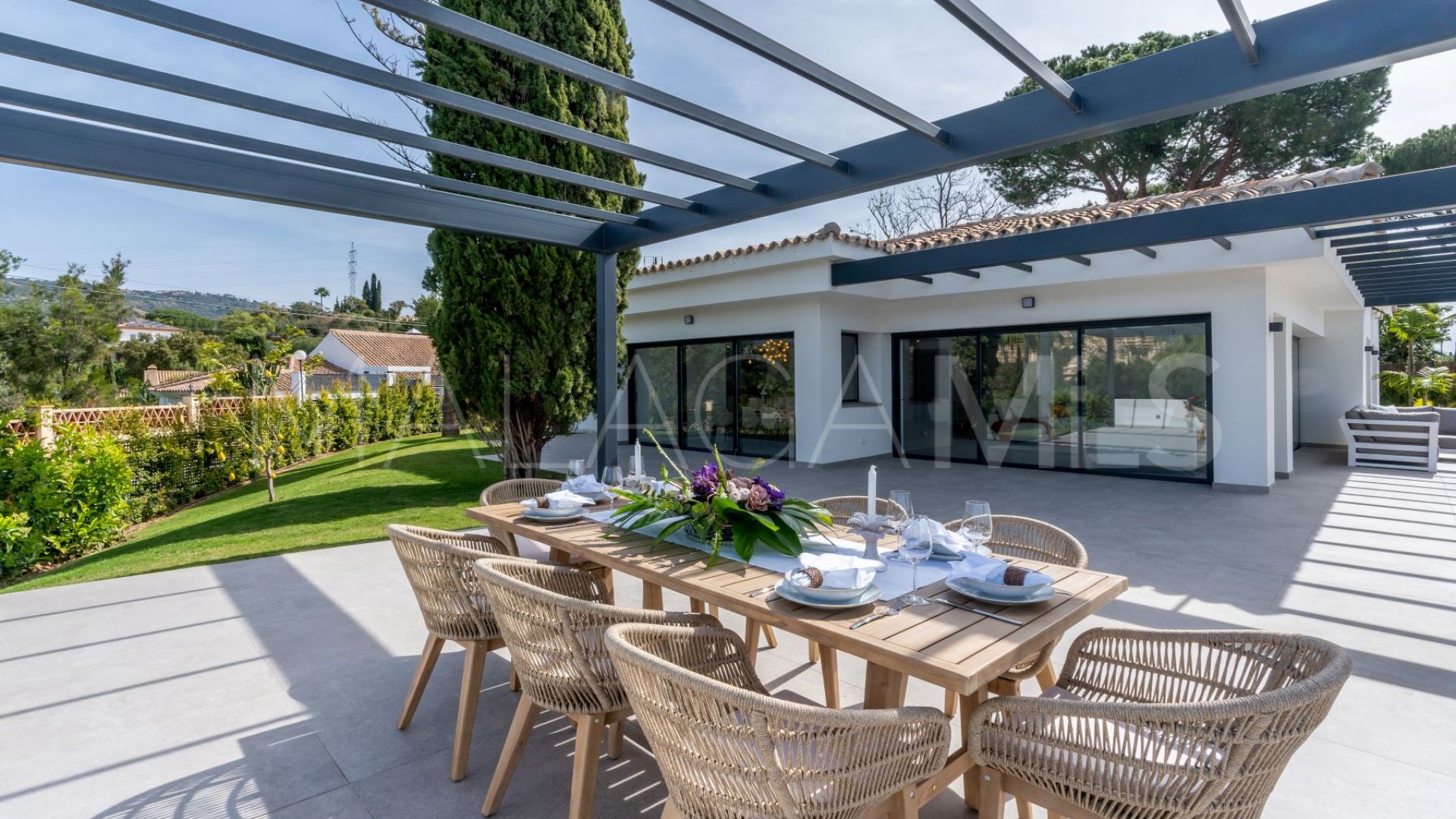 Villa a la venta in Elviria de 4 bedrooms