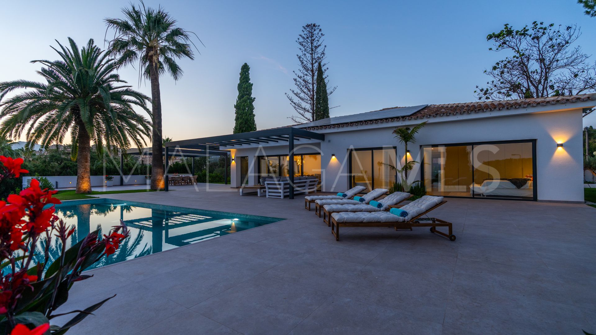 Villa a la venta in Elviria de 4 bedrooms