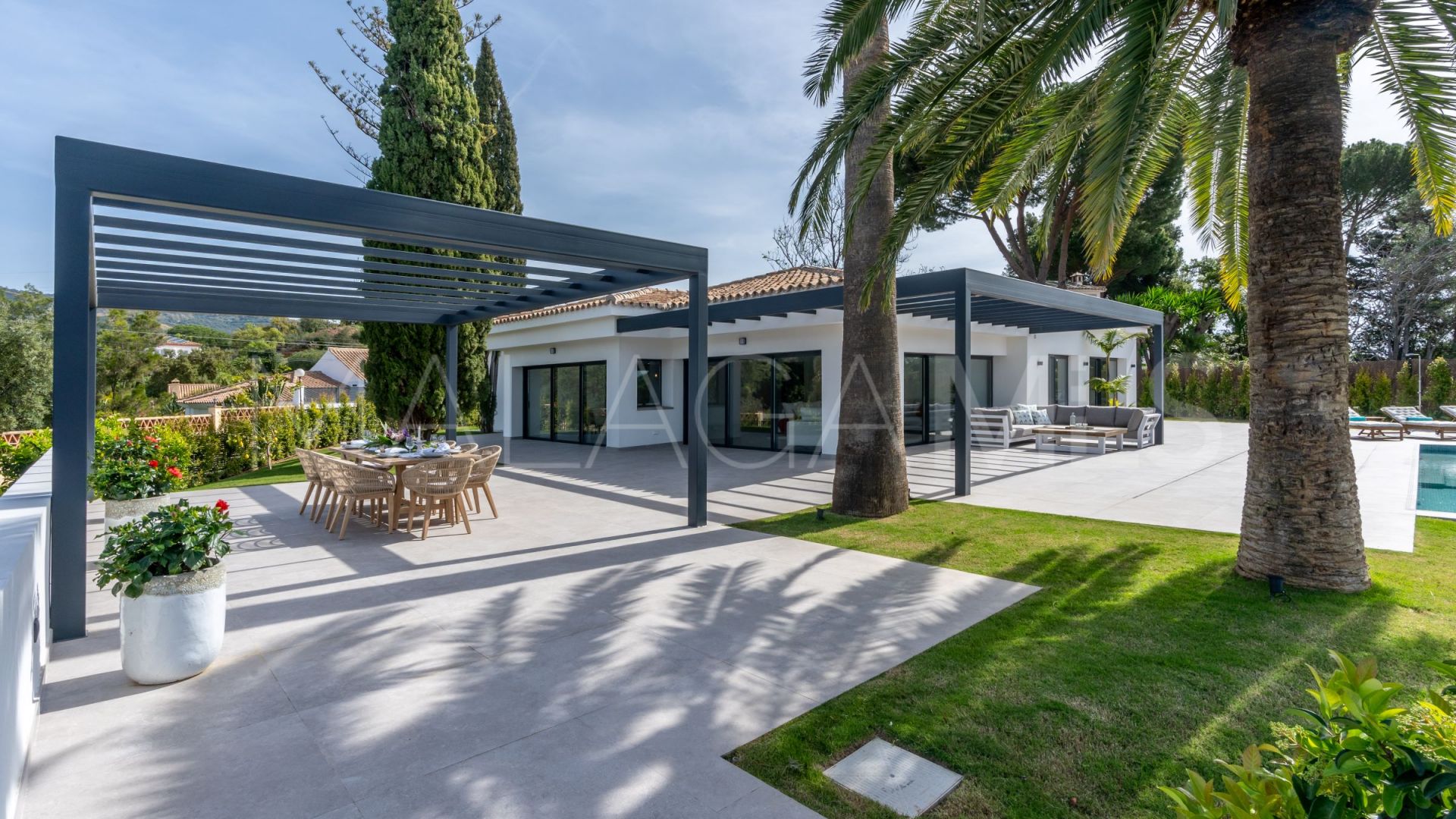 Villa a la venta in Elviria de 4 bedrooms