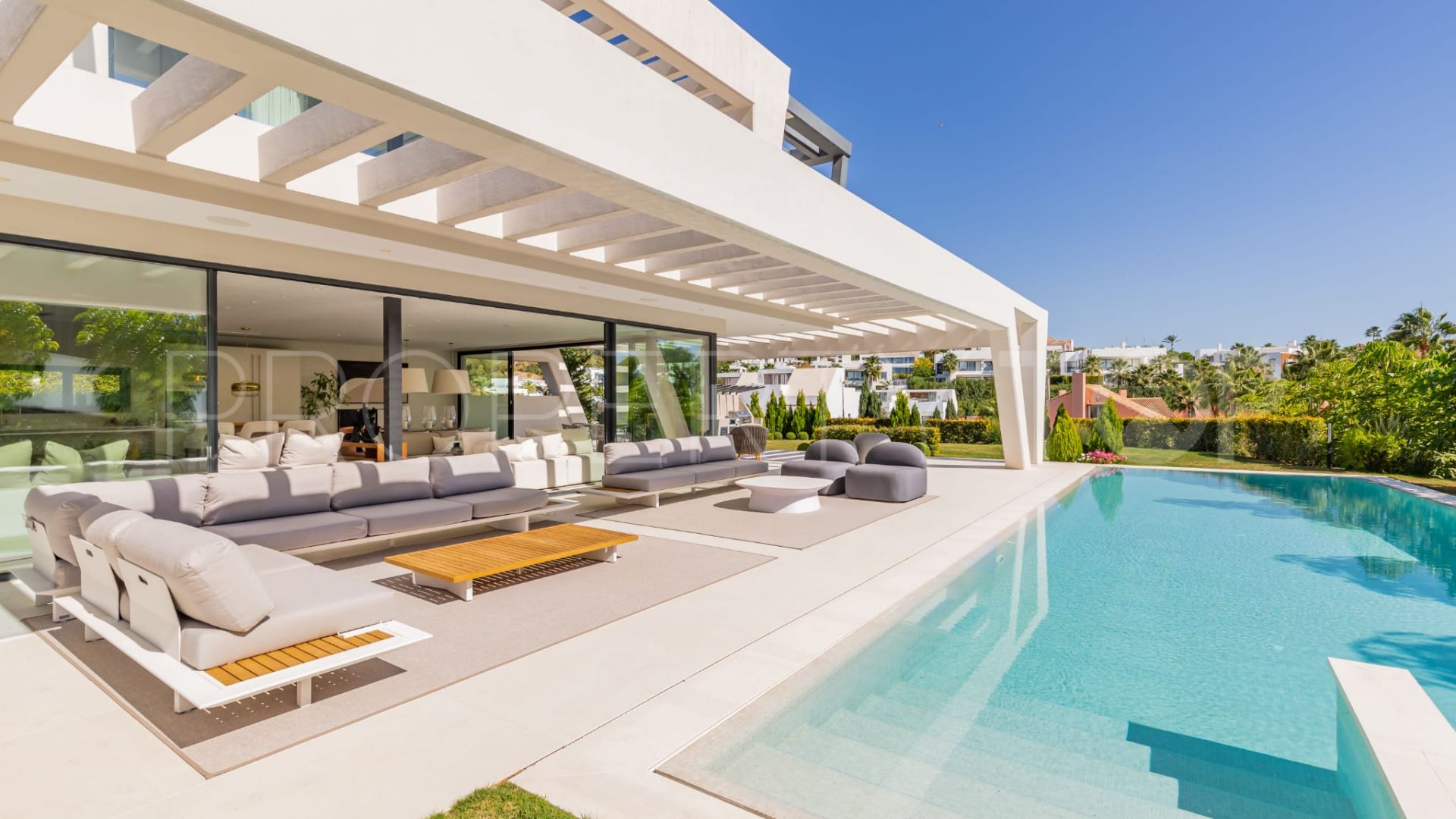For sale Nueva Andalucia villa
