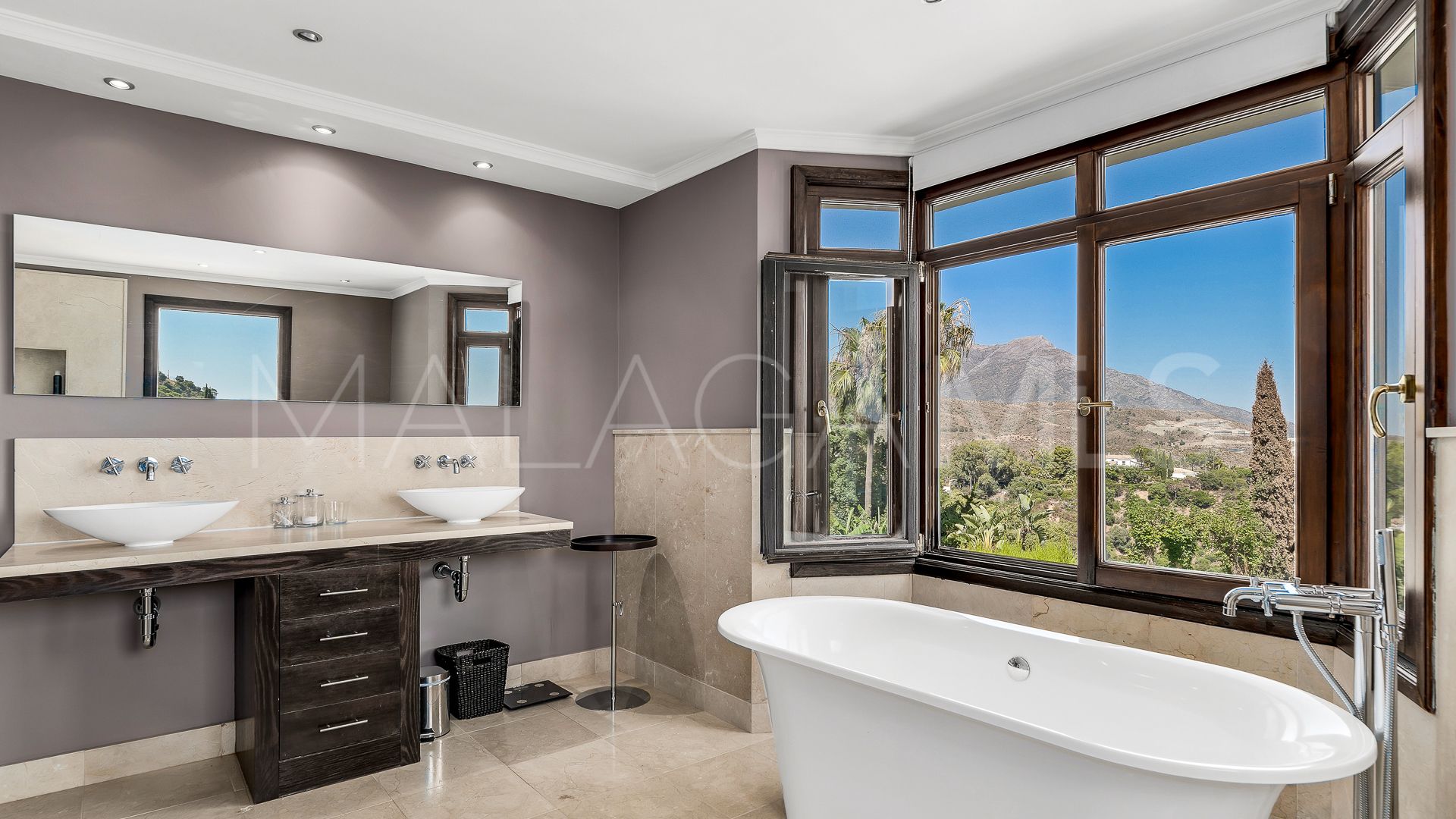 Villa for sale in El Madroñal