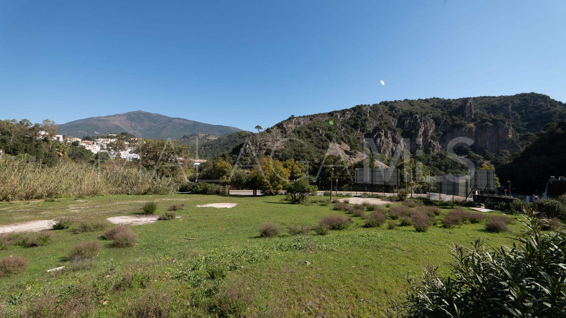 Terrain for sale in Benahavis