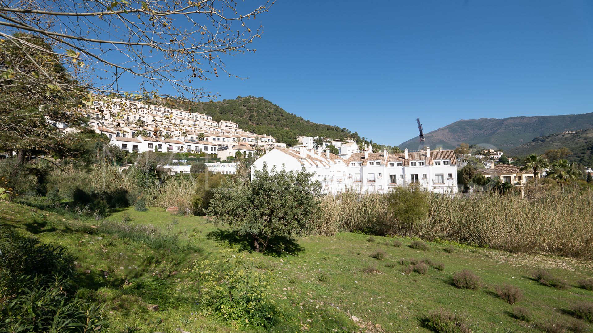 Terrain for sale in Benahavis