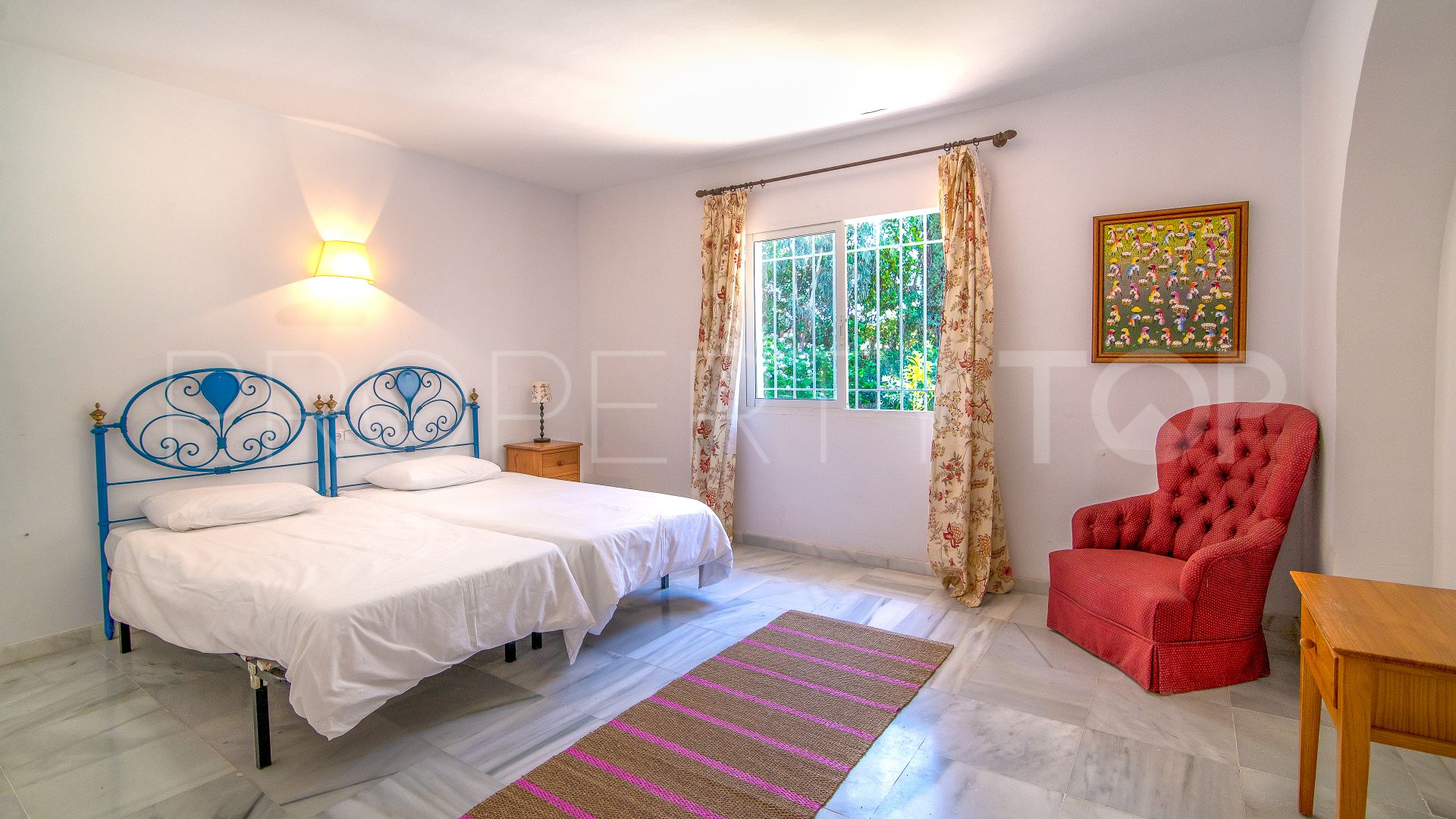 Villa con 4 dormitorios en venta en Cabopino