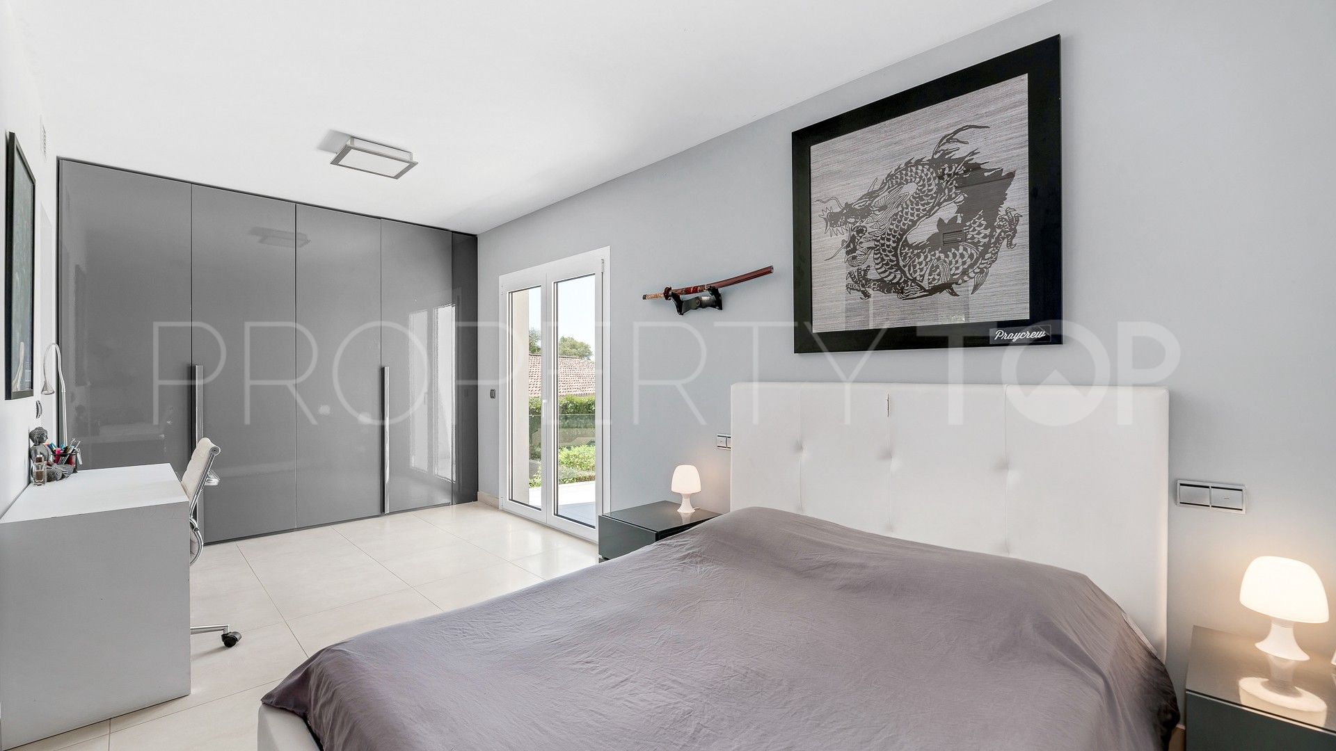 Buy villa in El Rosario with 4 bedrooms