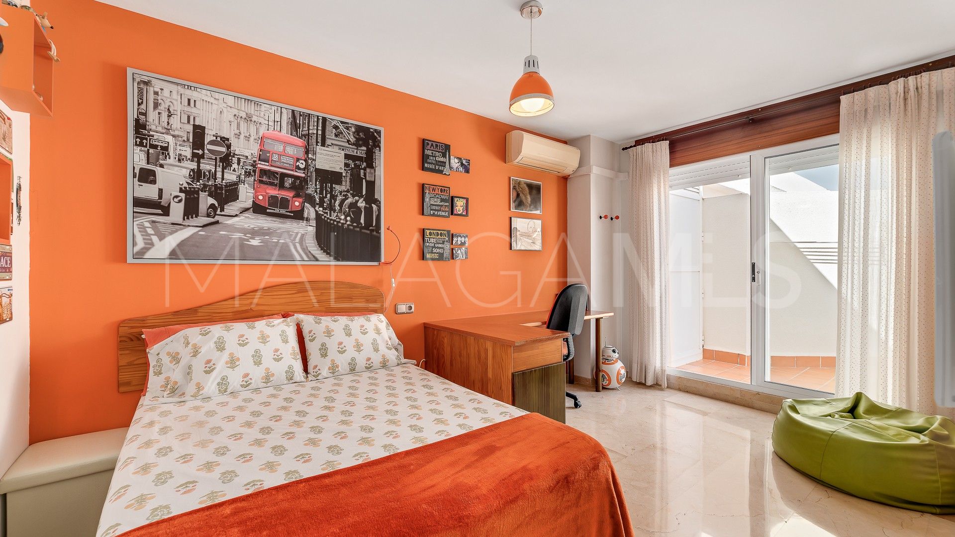 Buy duplex in Guadalmina Alta with 4 bedrooms