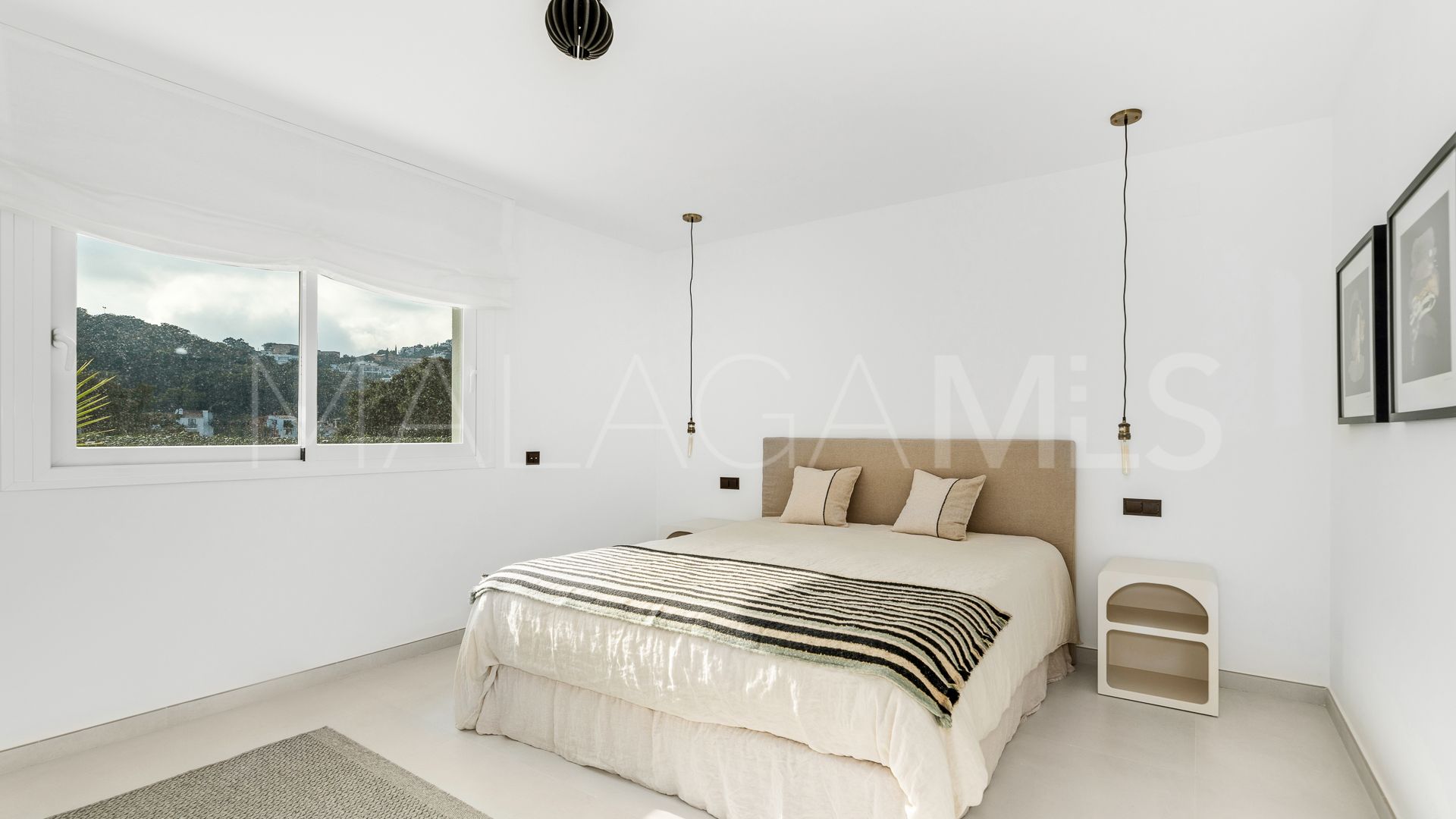 Villa for sale in Altos de Elviria