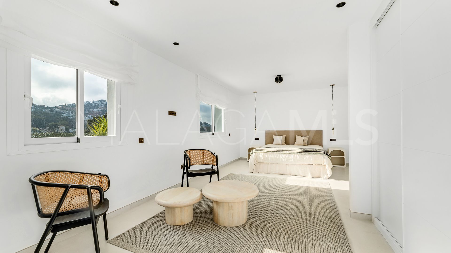 Villa for sale in Altos de Elviria