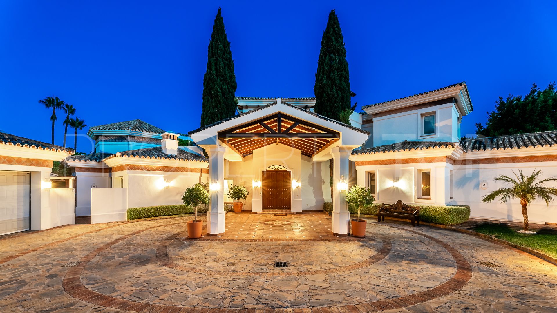 For sale villa with 5 bedrooms in La Quinta de Sierra Blanca