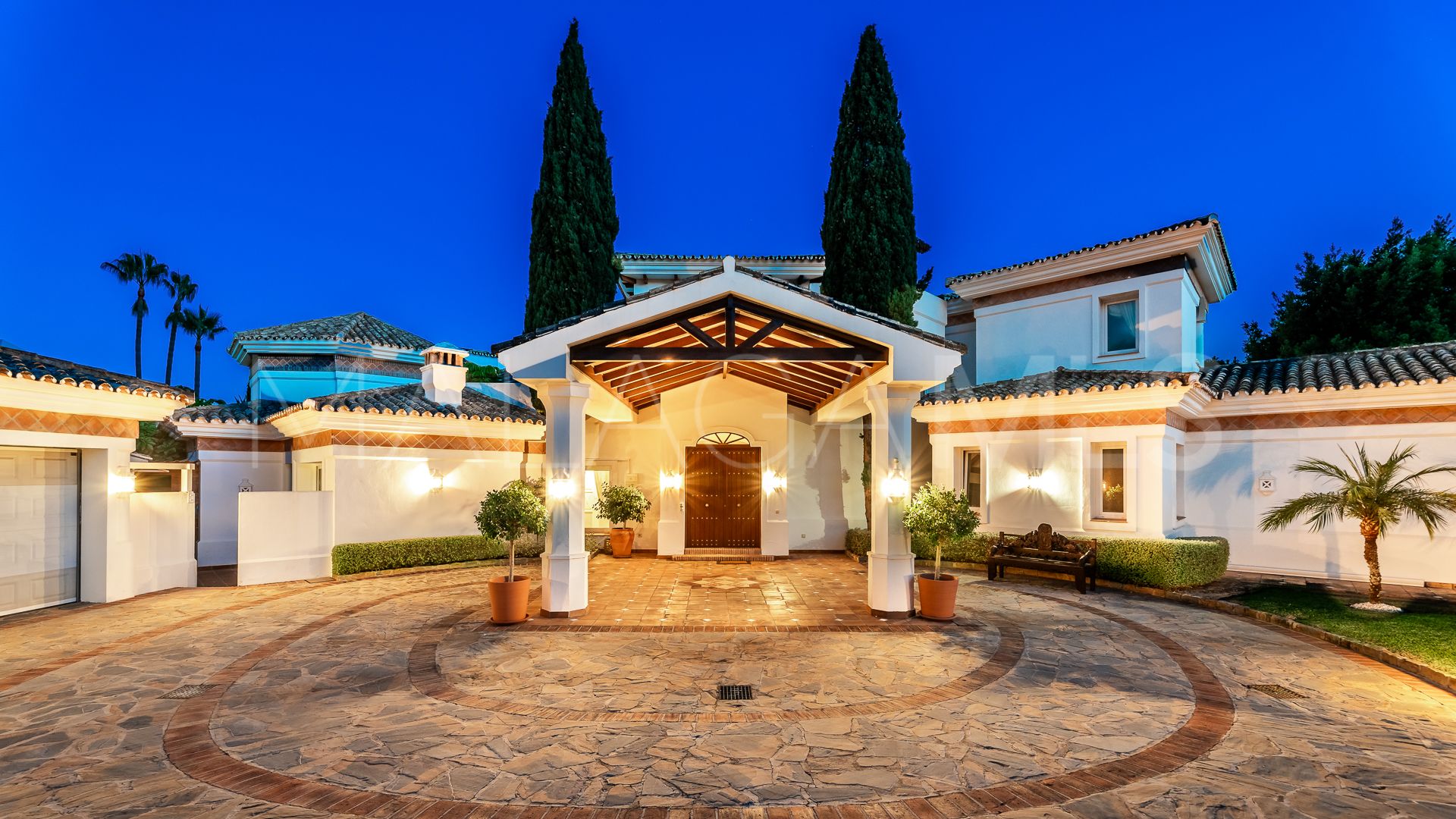 Villa for sale in Sierra Blanca