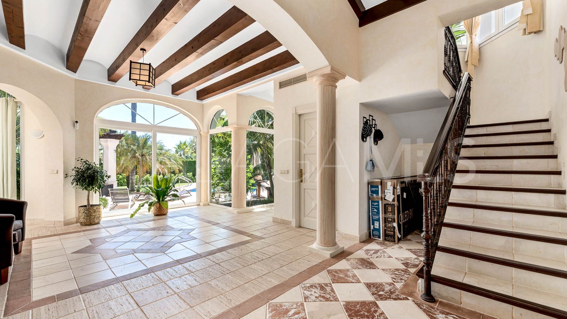 Villa for sale in Sierra Blanca