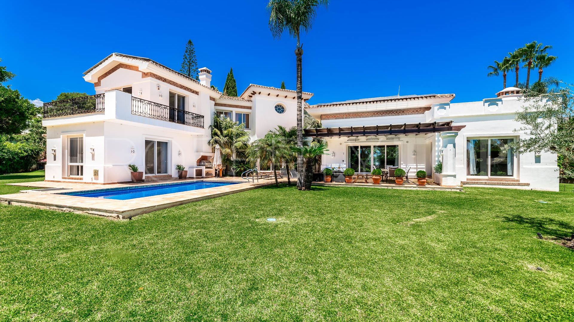 For sale villa with 5 bedrooms in La Quinta de Sierra Blanca