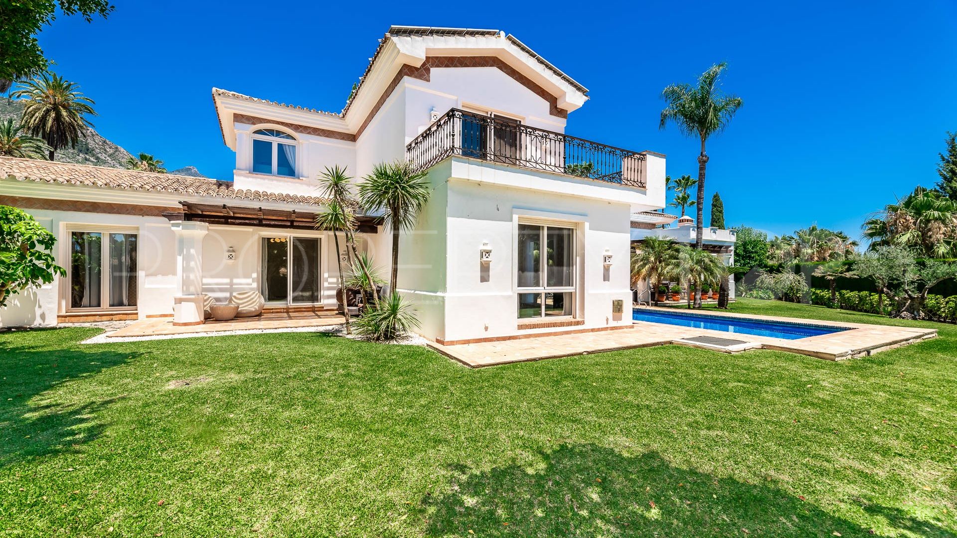 For sale villa with 5 bedrooms in La Quinta de Sierra Blanca