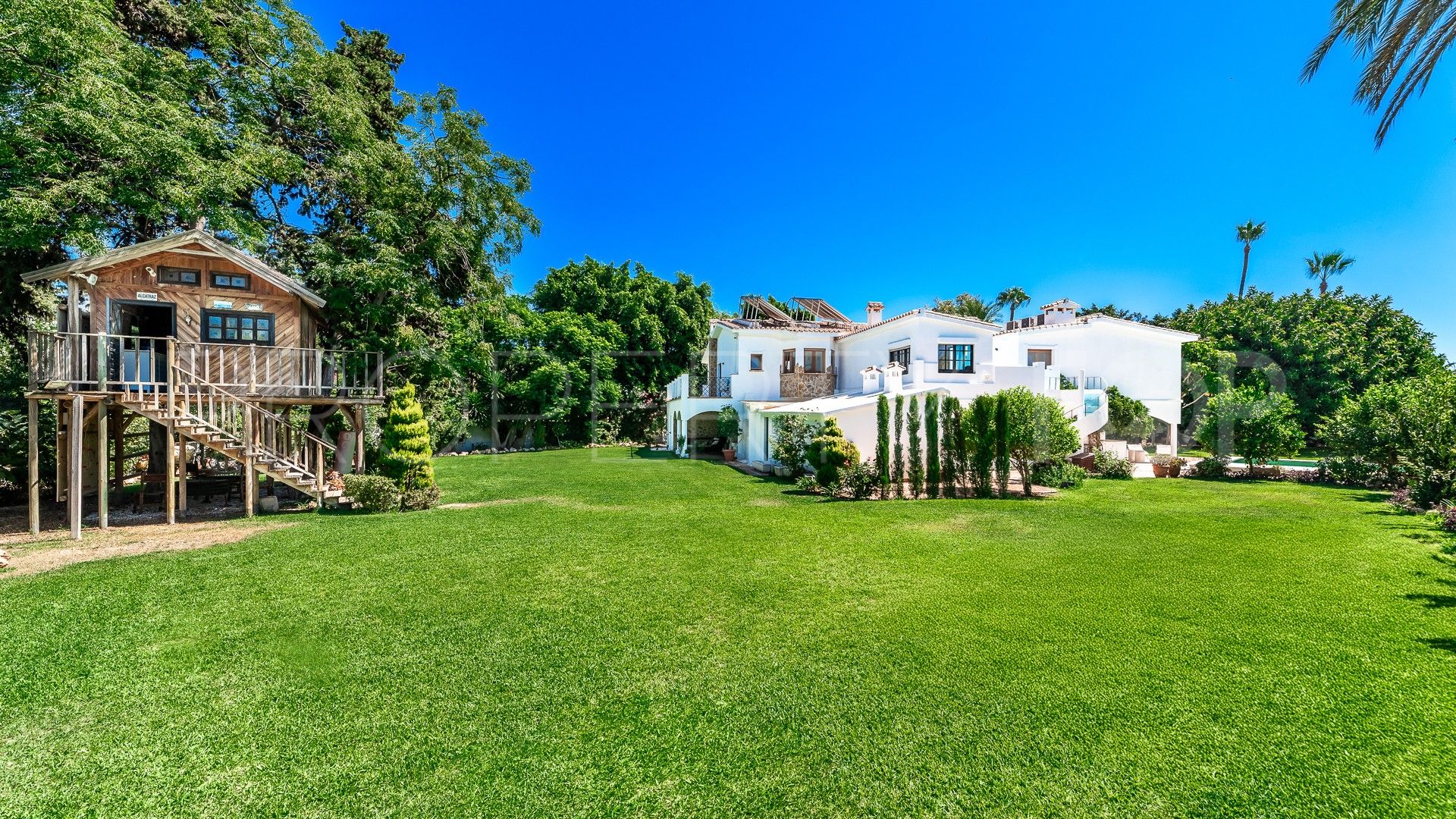 Villa a la venta en Guadalmina Baja