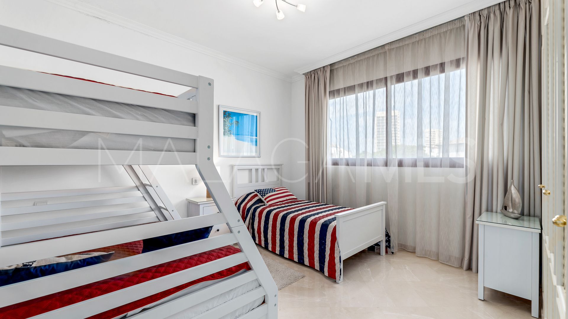 Atico de 3 bedrooms a la venta in Elviria