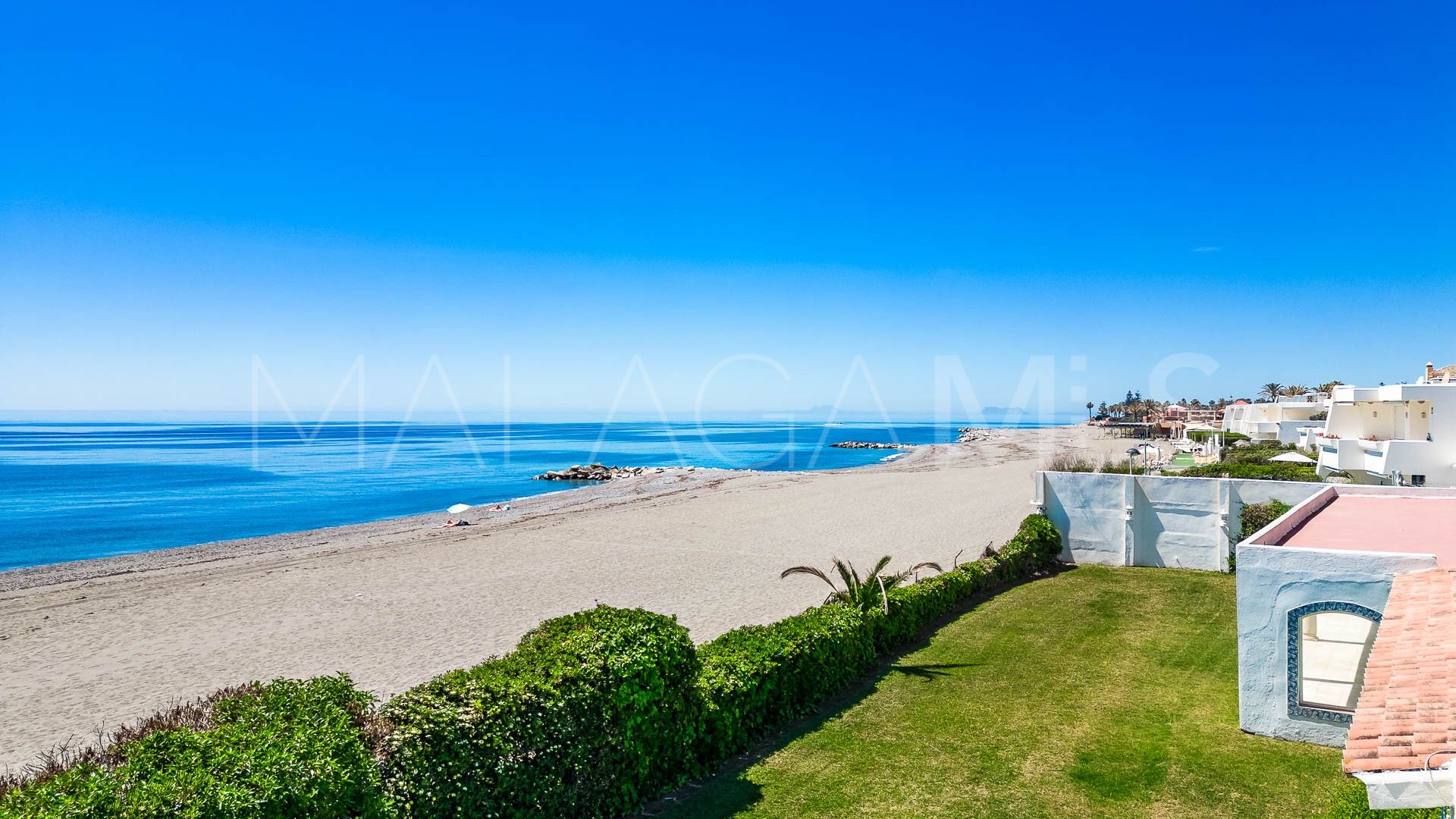 Buy villa with 4 bedrooms in Guadalmina Baja