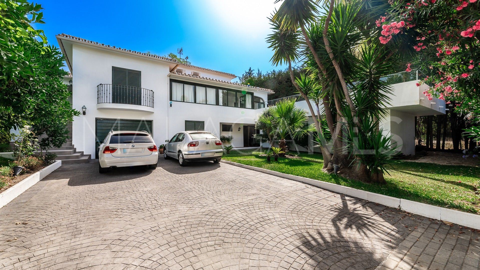 Villa for sale in Guadalmina Alta