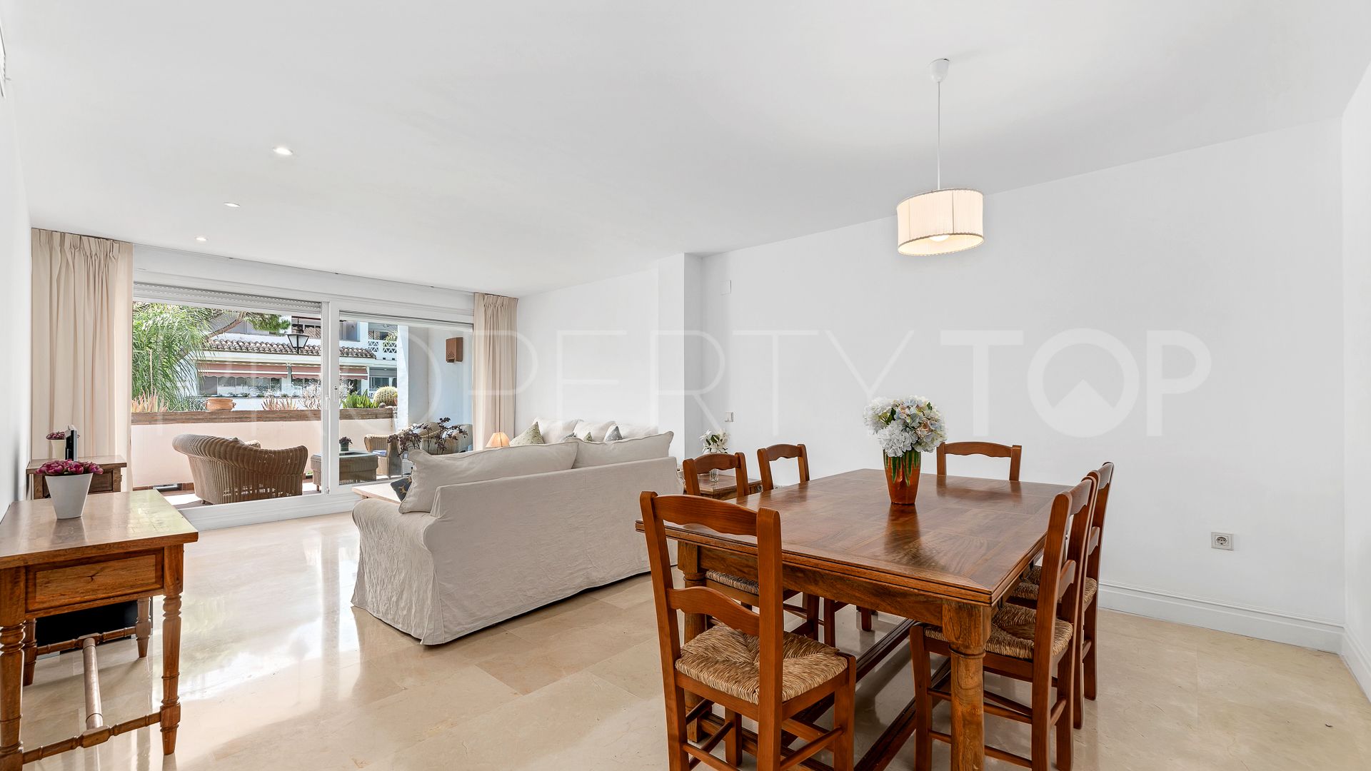 For sale 3 bedrooms apartment in Beach Side Golden Mile