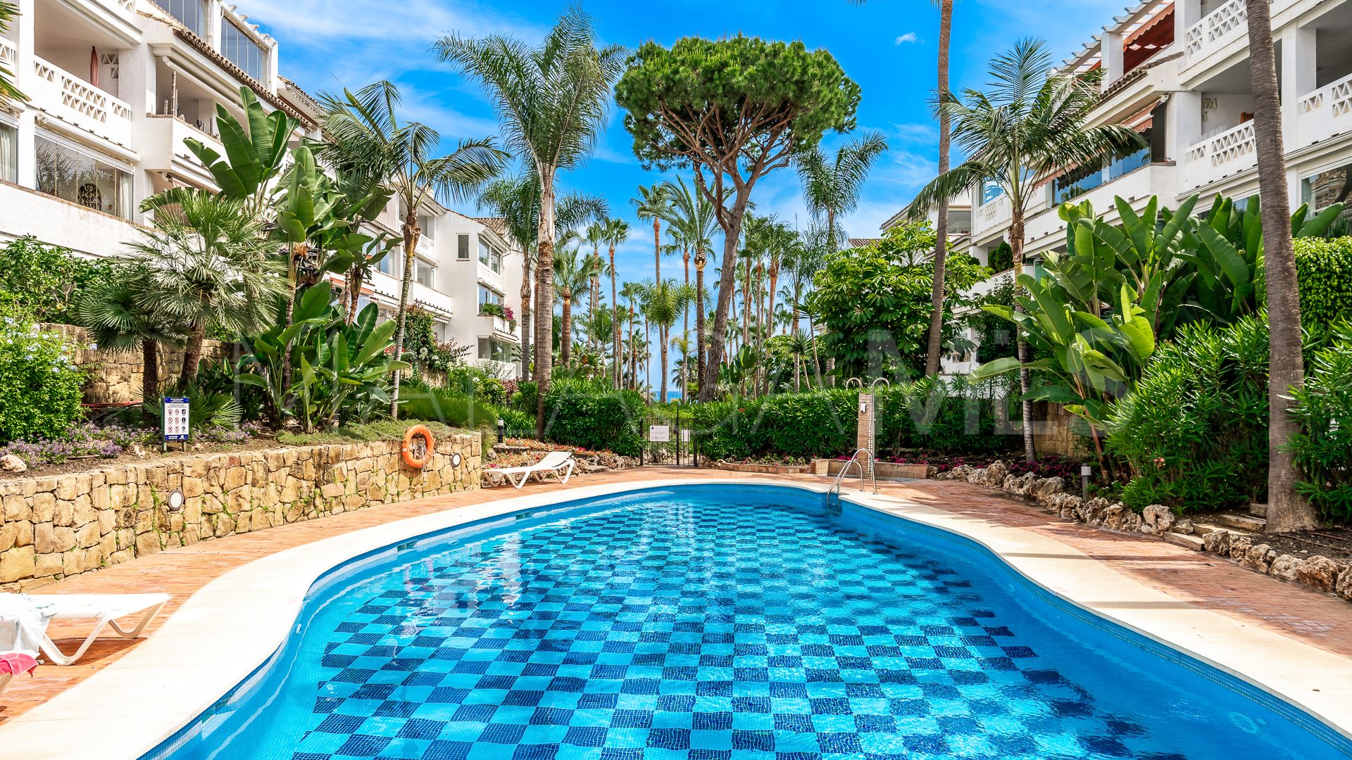 For sale 3 bedrooms apartment in Beach Side Golden Mile