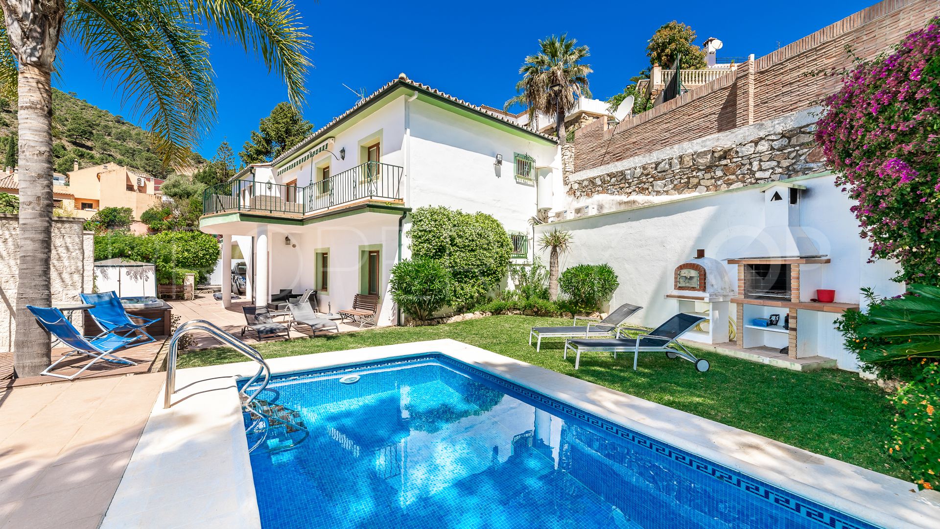 For sale villa in Benahavis with 5 bedrooms