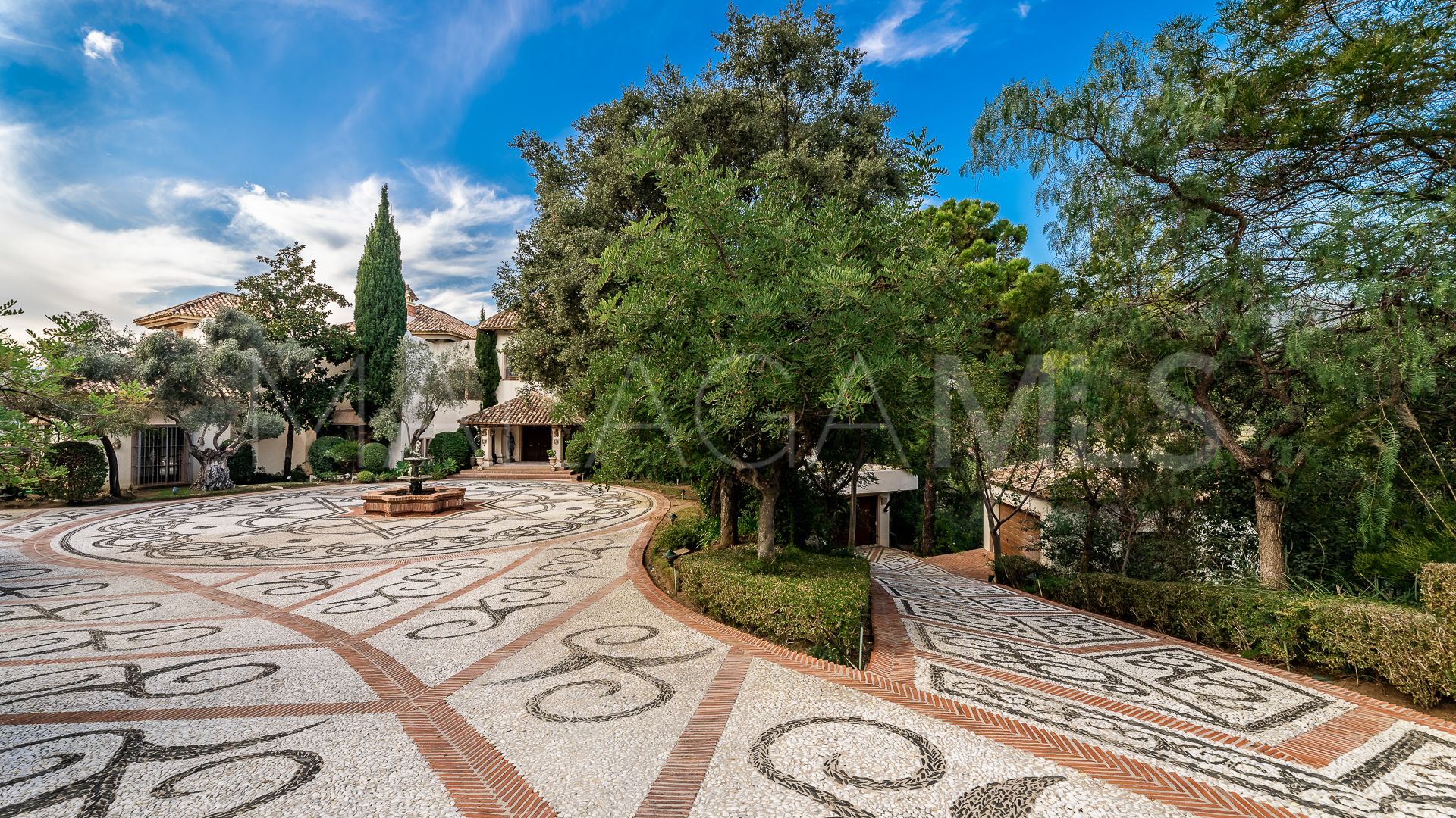 Villa for sale in La Zagaleta