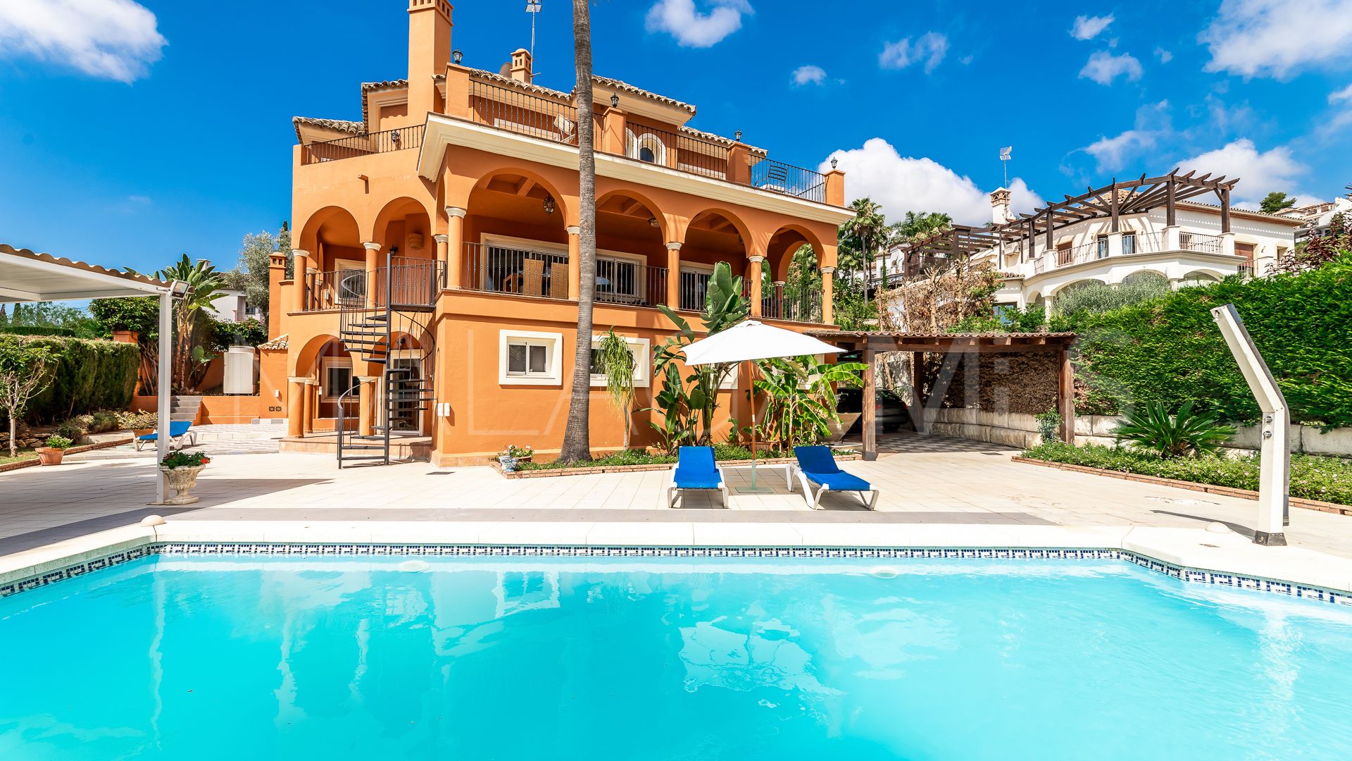 Villa with 6 bedrooms for sale in Los Arqueros