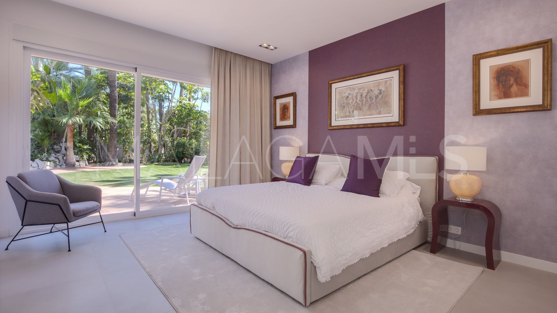 Villa for sale in Guadalmina Baja