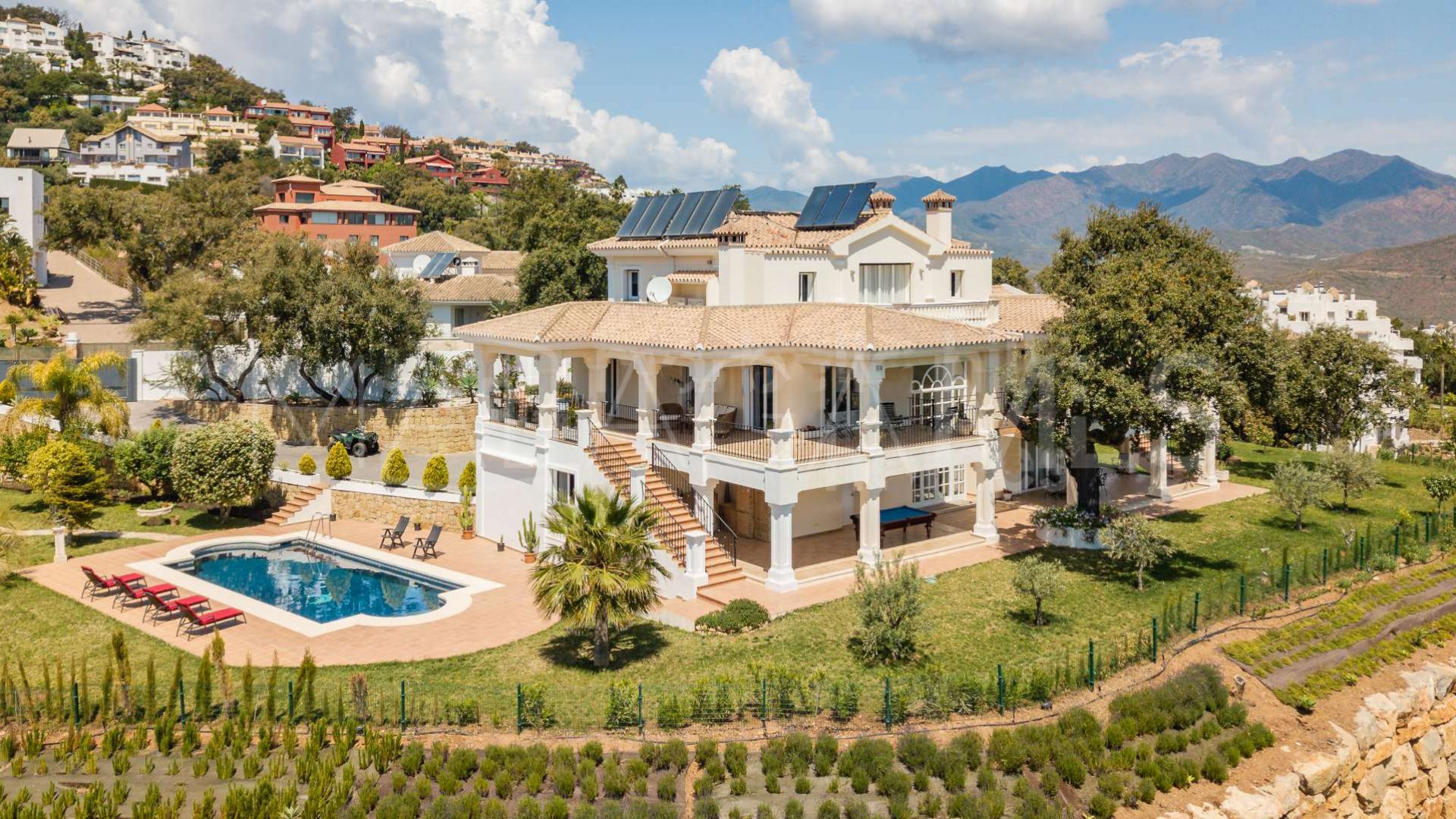 Villa with 5 bedrooms for sale in Altos de Elviria