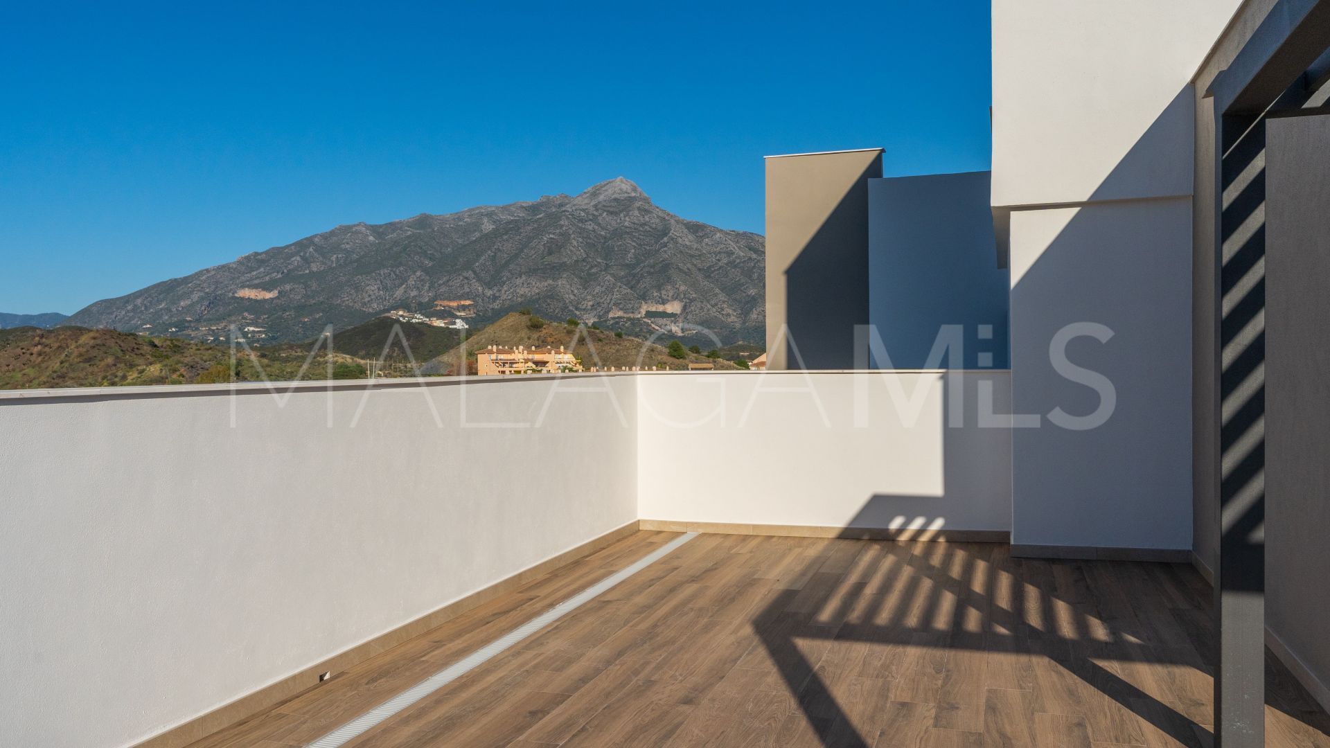 3 bedrooms apartment for sale in Nueva Andalucia