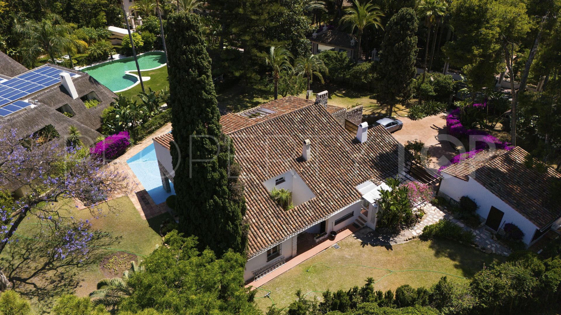 Se vende villa en Los Monteros