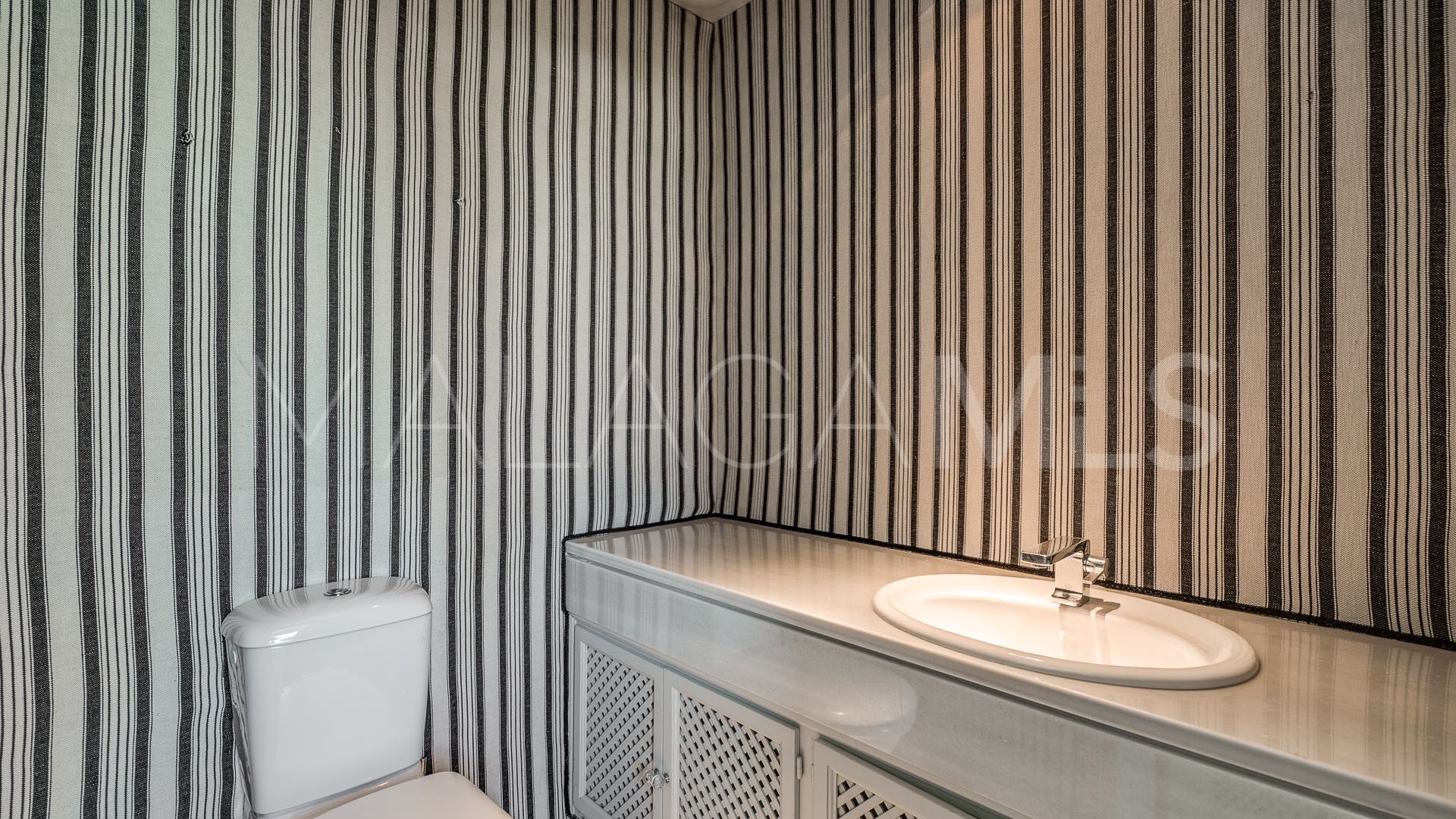 Atico duplex for sale in Guadalmina Baja
